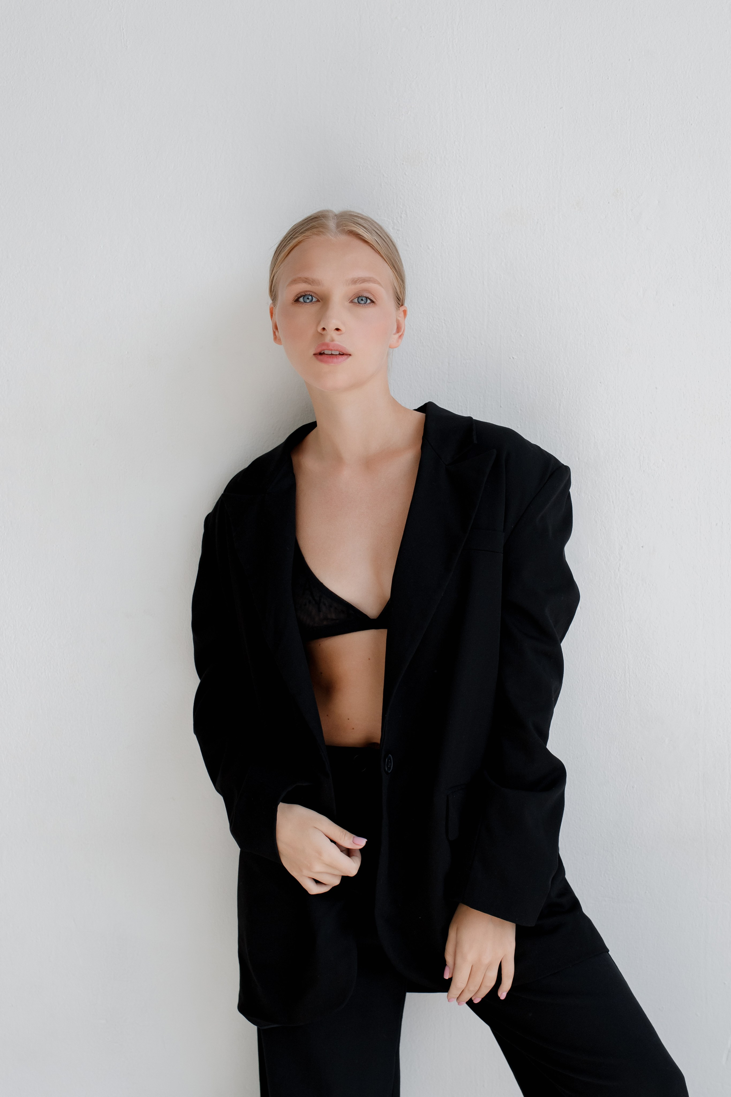 Моника, 40-42 р-р, рост 165. KED Production — продакшн из СПб. Создаём фото, видео и контент, который помогает брендам и селлерам продавать больше