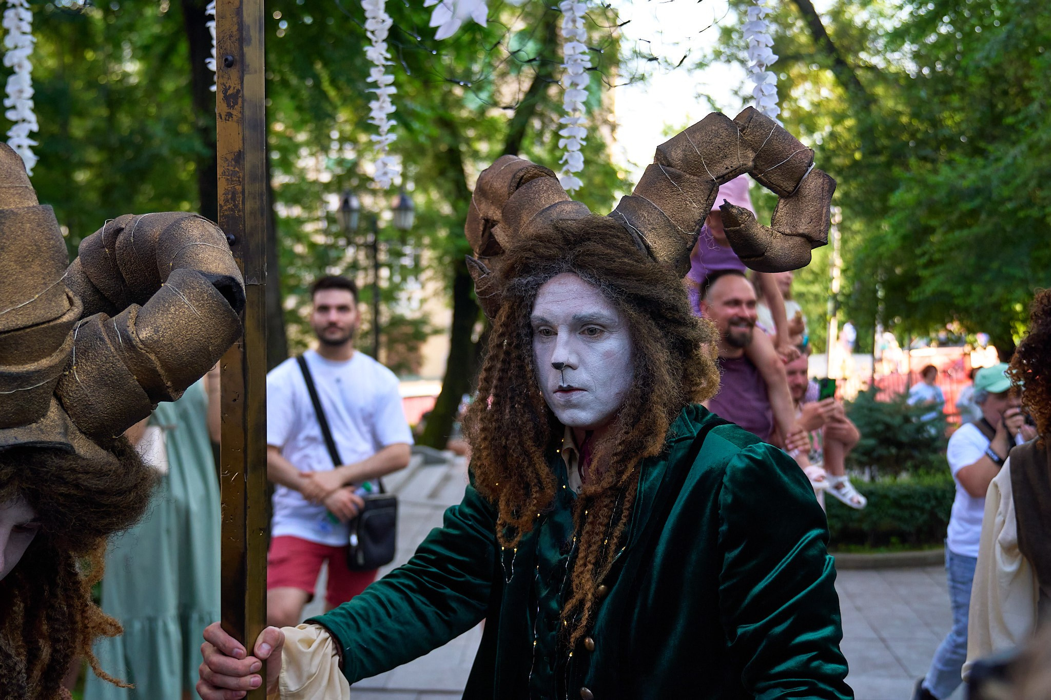 Уличный театр Владивосток. Профессиональный репортажный фотограф Инесса Иминова