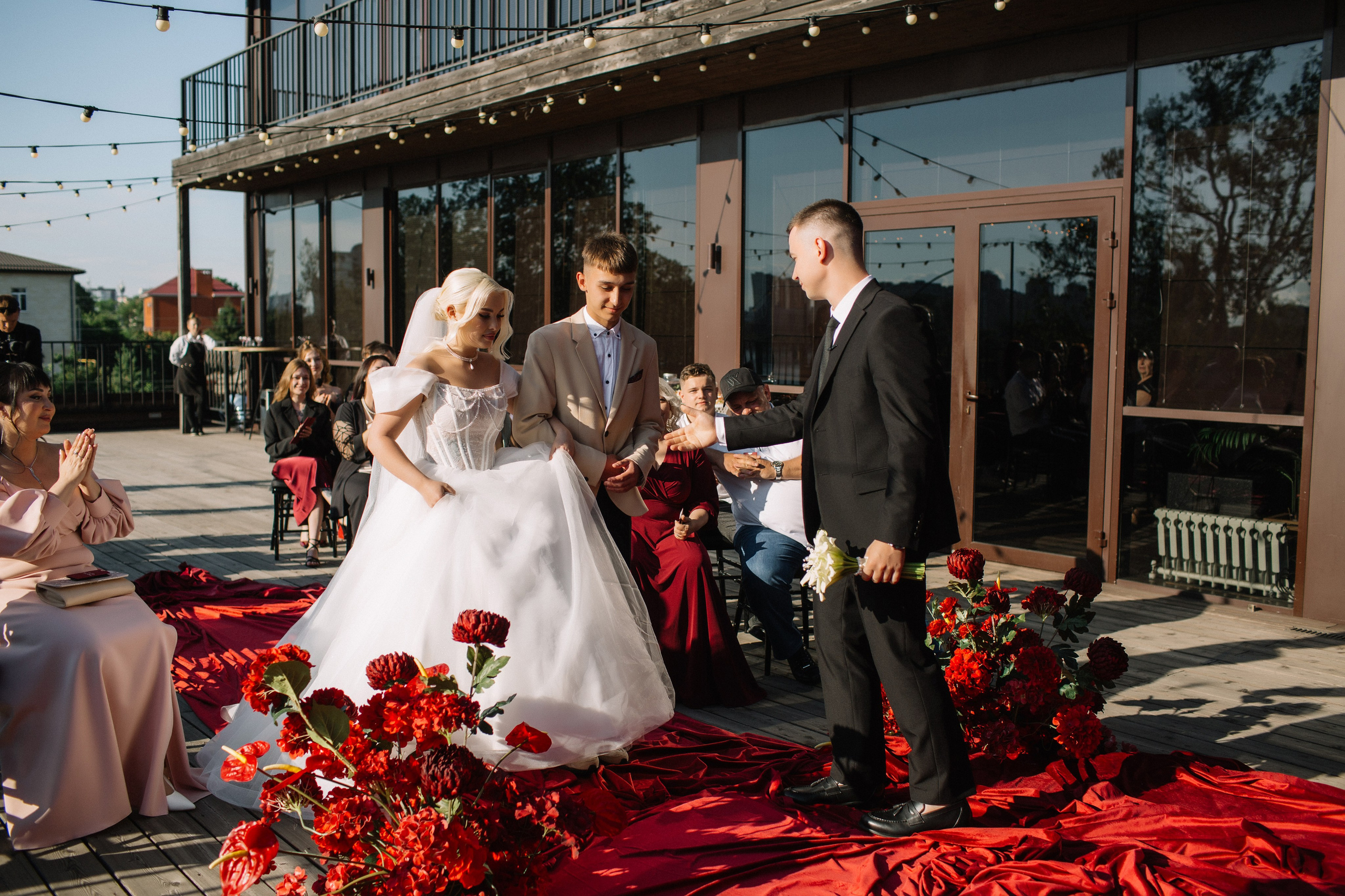 Red ahd love. Свадебный фотограф в Краснодаре Булатова Наталия