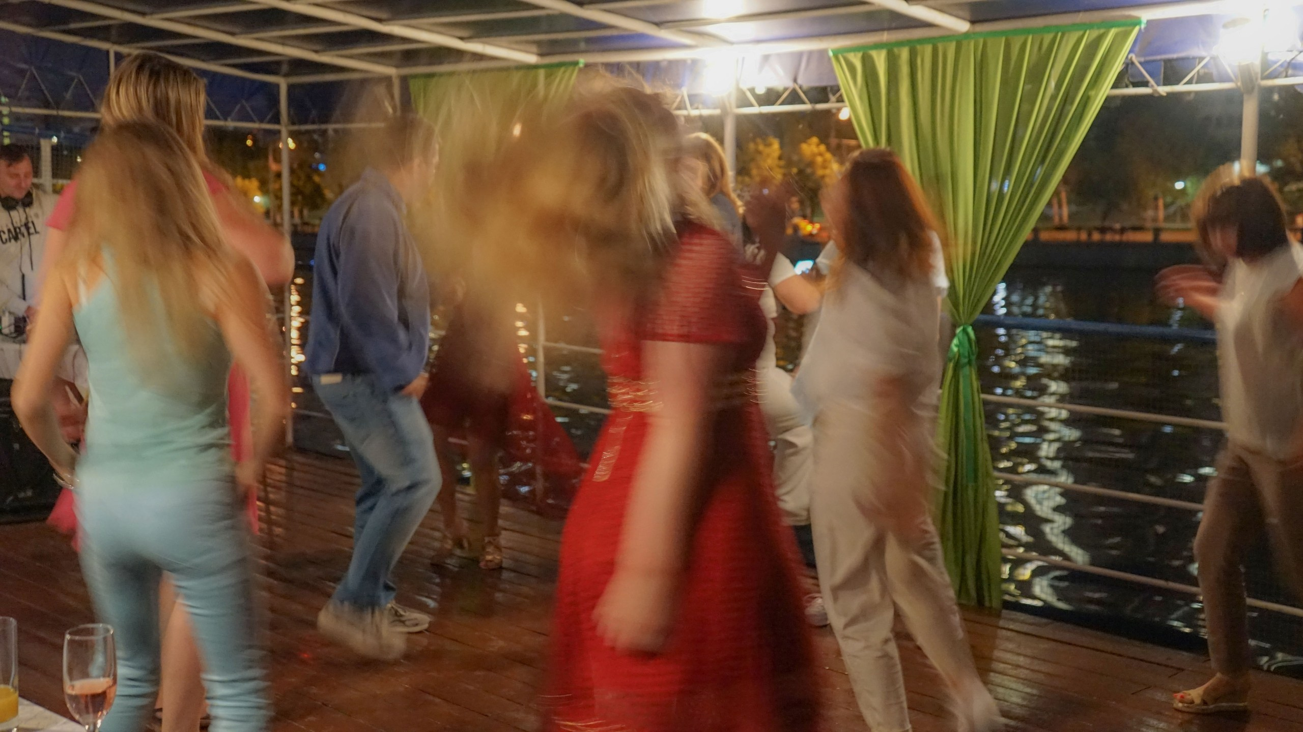 Танцы на воде | 24.07.21. Галерея Фантим