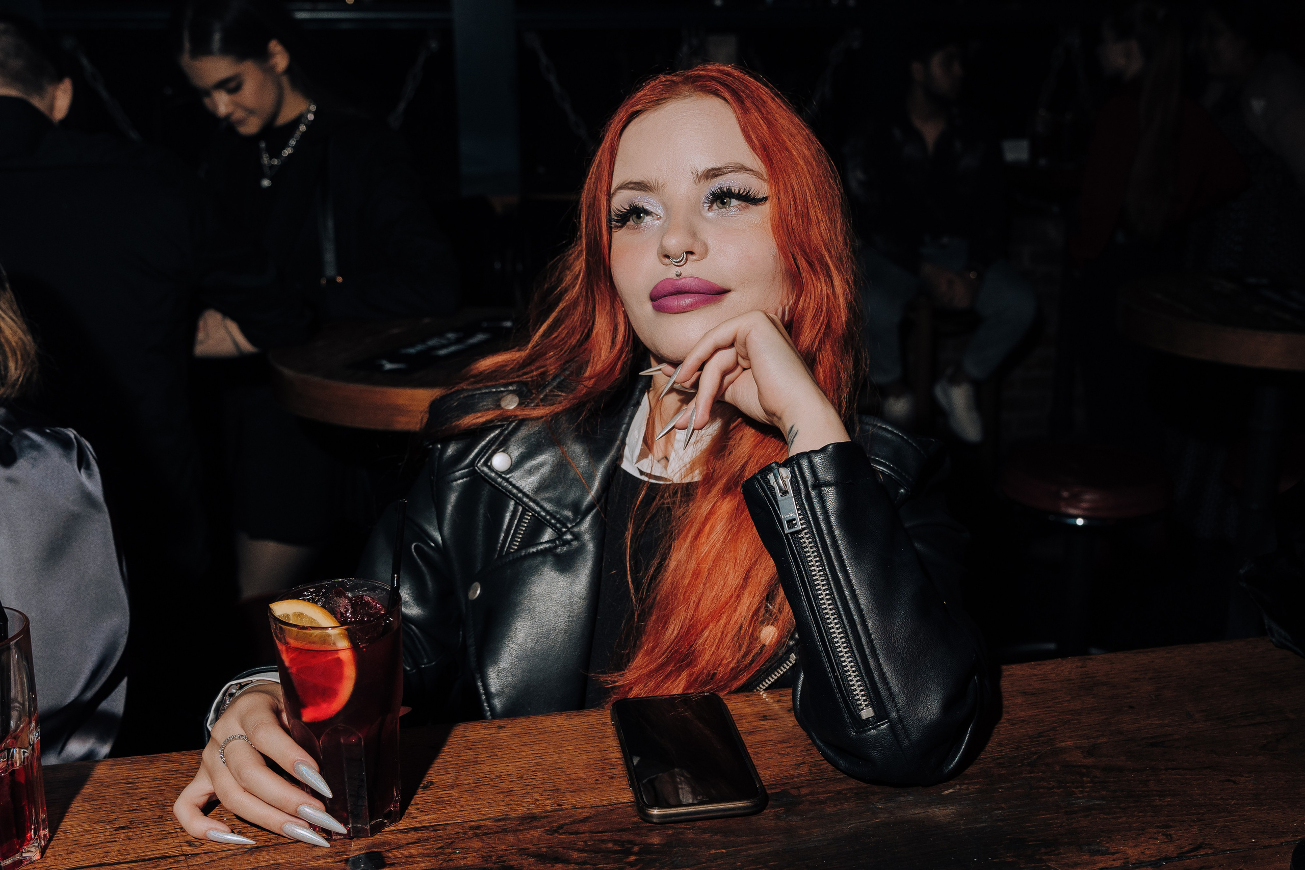 20 ЛЕТ МЕГАПОЛИС ЧЕЛЯБИНСК ХЕДЛАЙНЕР ЕЛКА. Репортажный фотограф Зуев Роман г. Челябинск