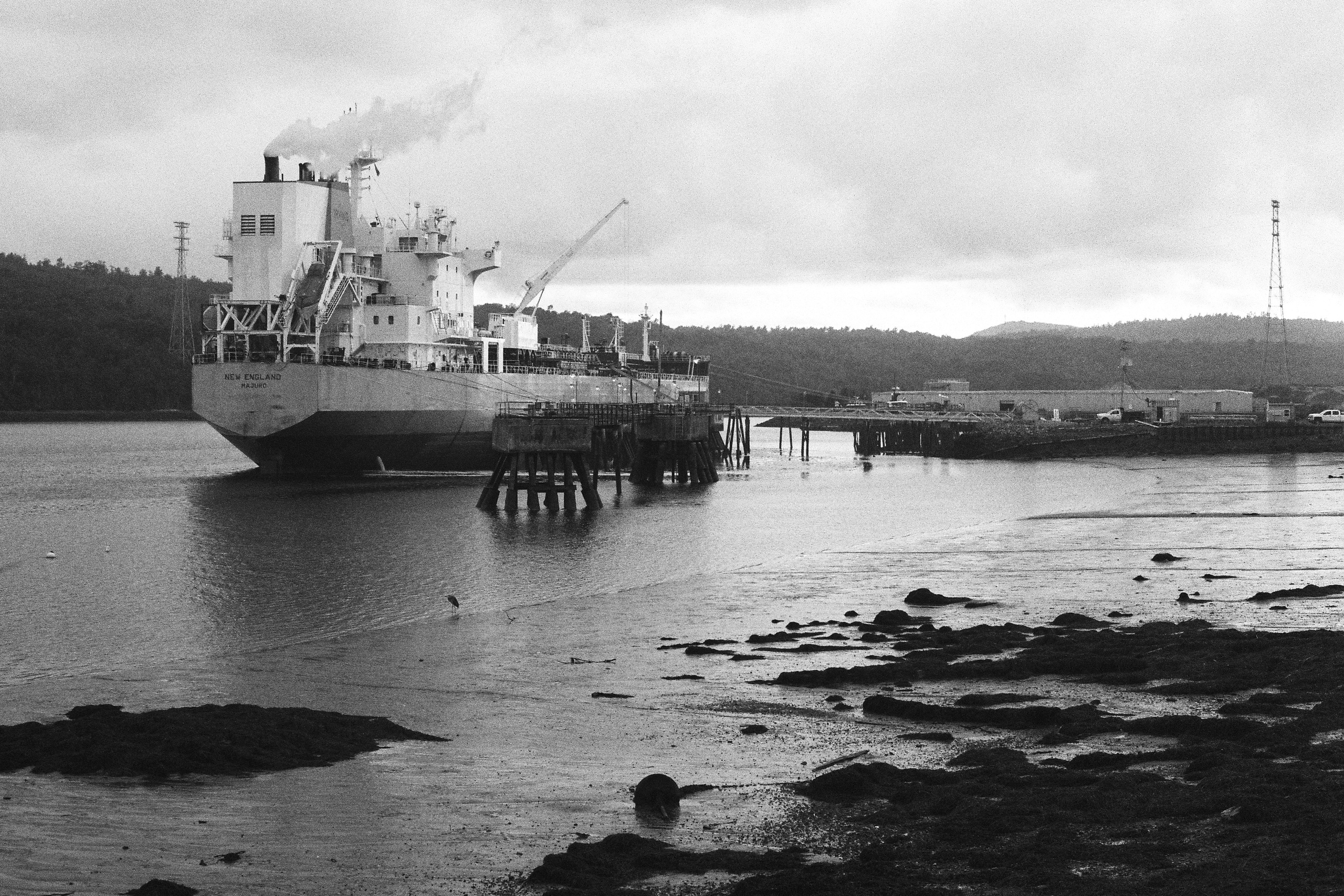 морской порт. танкер. причал