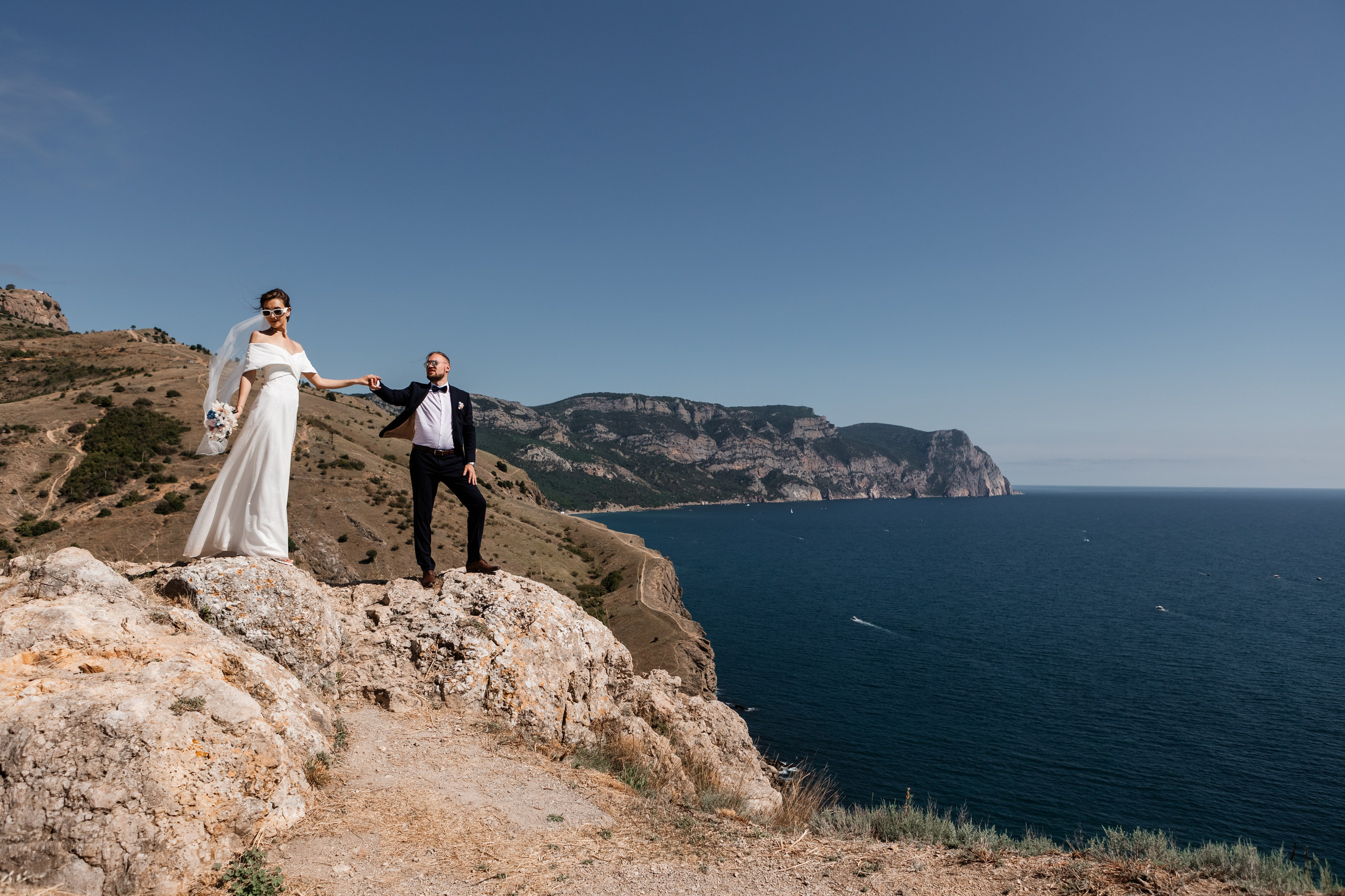 Свадебная съёмка в Балаклаве в крепости Чембало. Свадебный фотограф, фотосъемка в Крыму, Севастополе, Симферополе, Ялте