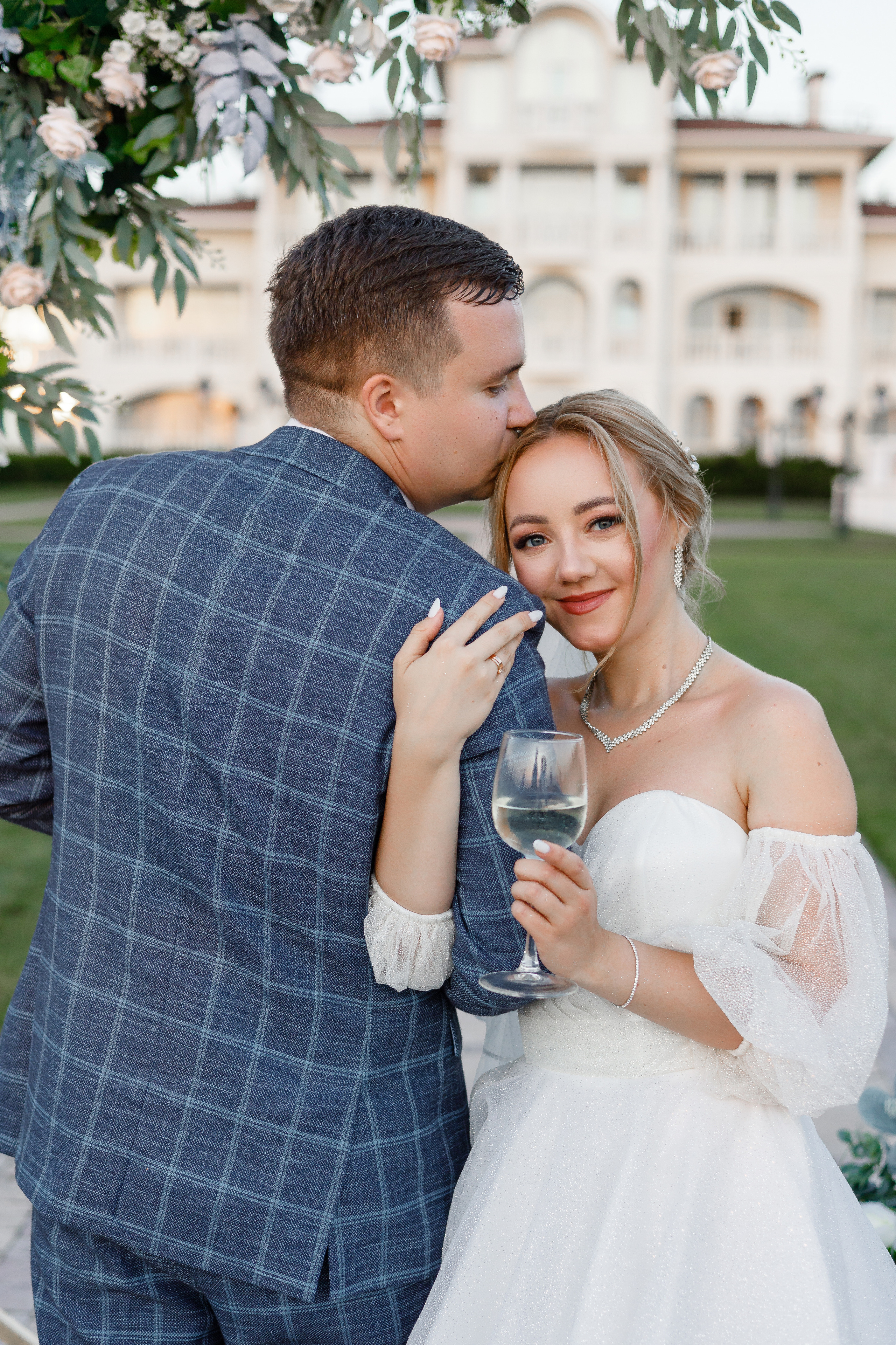 Семейное торжество в отеле Превысоковъ. Анонс свадьбы Владлена и Виктории. Свадебный фотограф в Крыму и Севастополе Ольга Баскакова