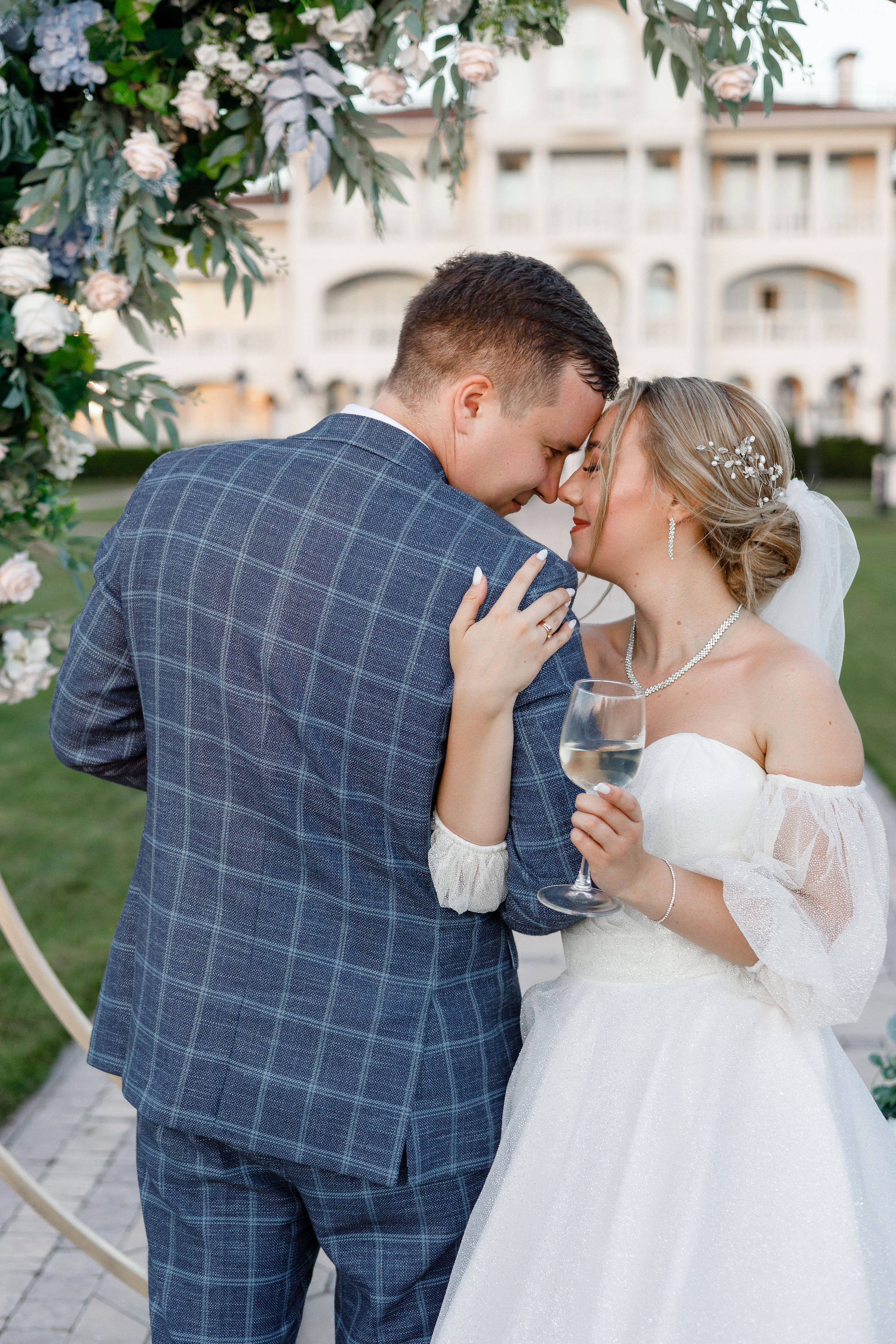 Семейное торжество в отеле Превысоковъ. Анонс свадьбы Владлена и Виктории. Свадебный фотограф в Крыму и Севастополе Ольга Баскакова