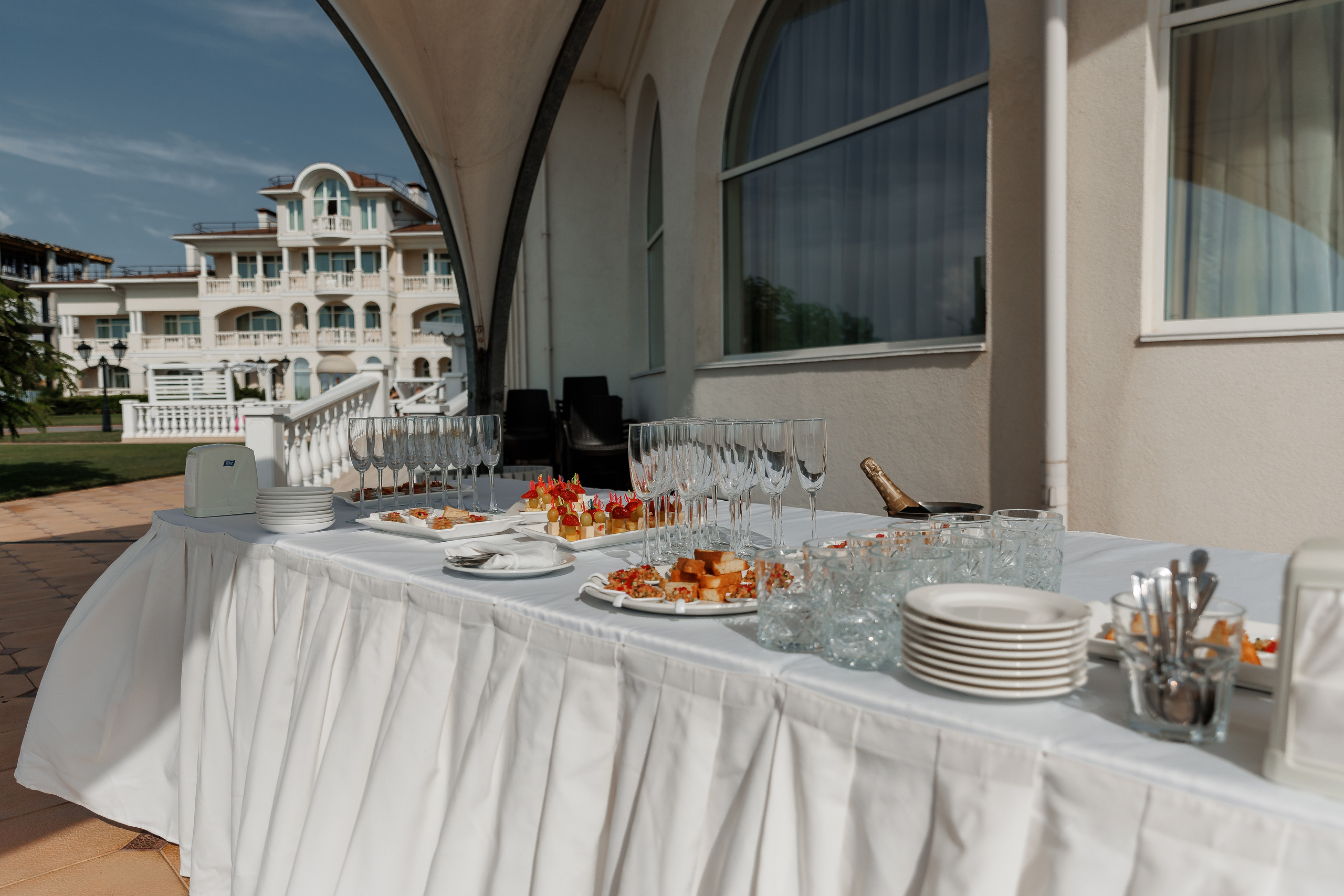 Семейное торжество в отеле Превысоковъ. Анонс свадьбы Владлена и Виктории. Свадебный фотограф в Крыму и Севастополе Ольга Баскакова