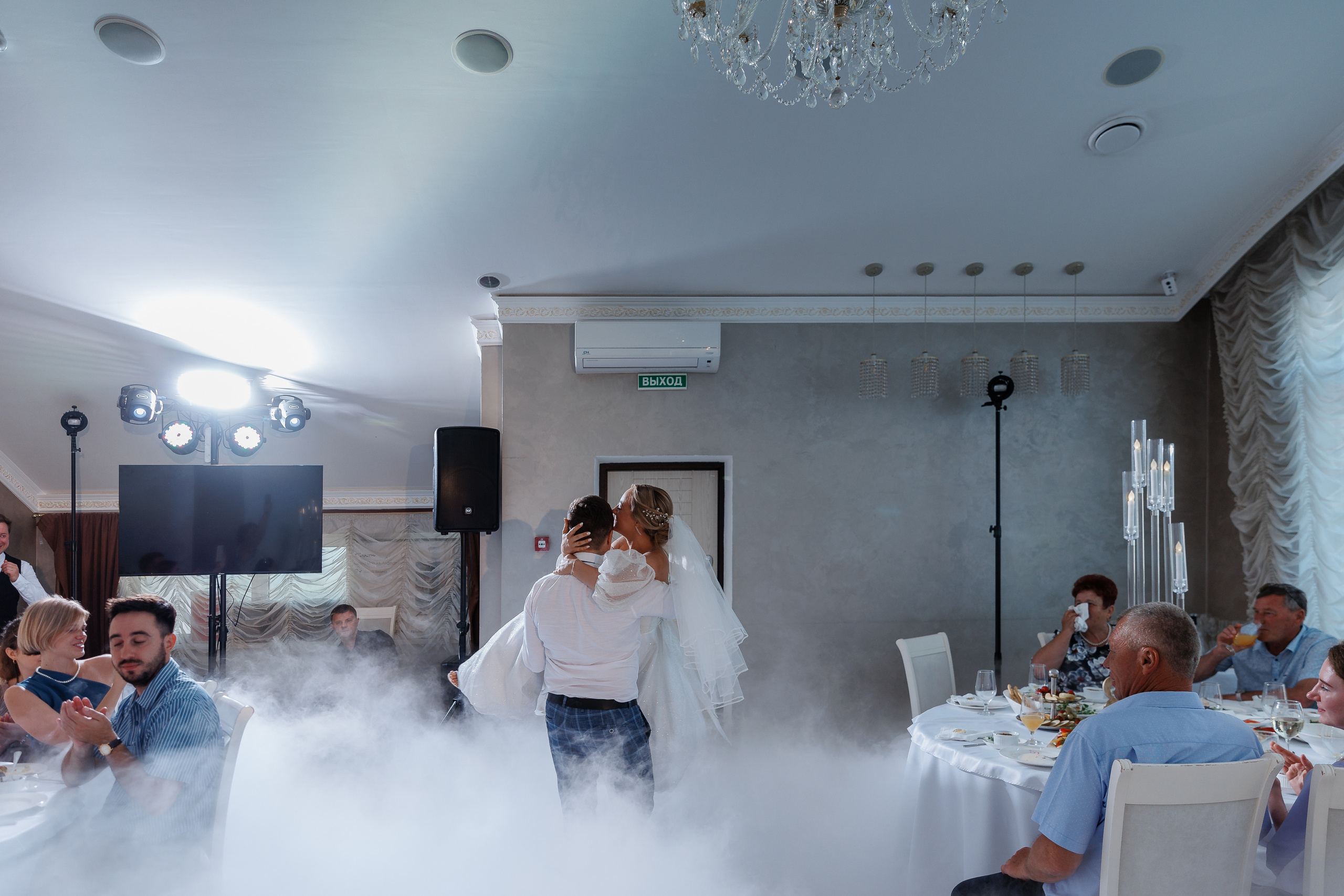 Семейное торжество в отеле Превысоковъ. Анонс свадьбы Владлена и Виктории. Свадебный фотограф в Крыму и Севастополе Ольга Баскакова