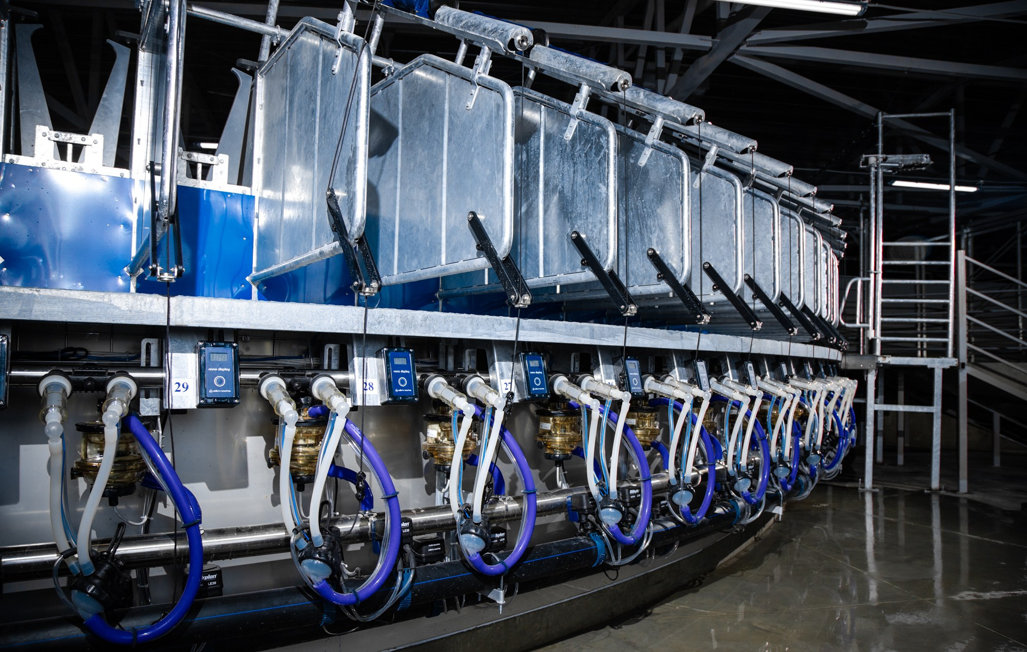 Съёмка для фирмы «Биотон». Репортажный, промышленный и маркетплейс-фотограф Дмитрий Чернат