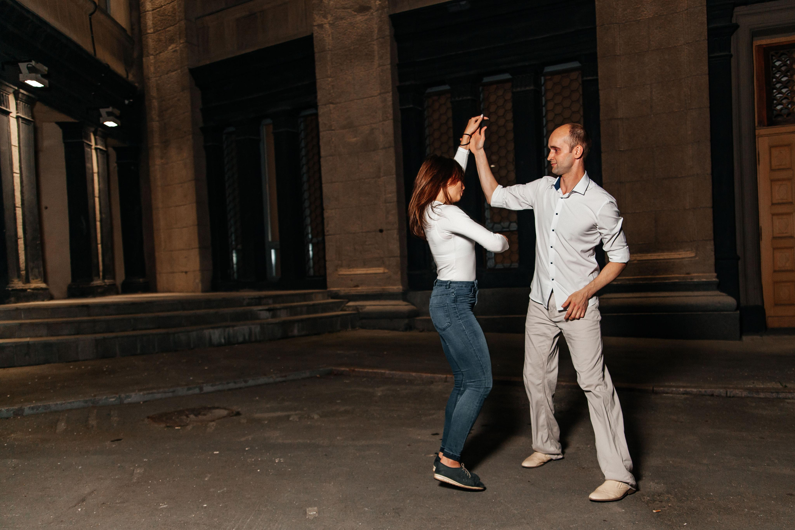 Ipanema танцуют ночью. Репортажный фотограф в Новосибирске