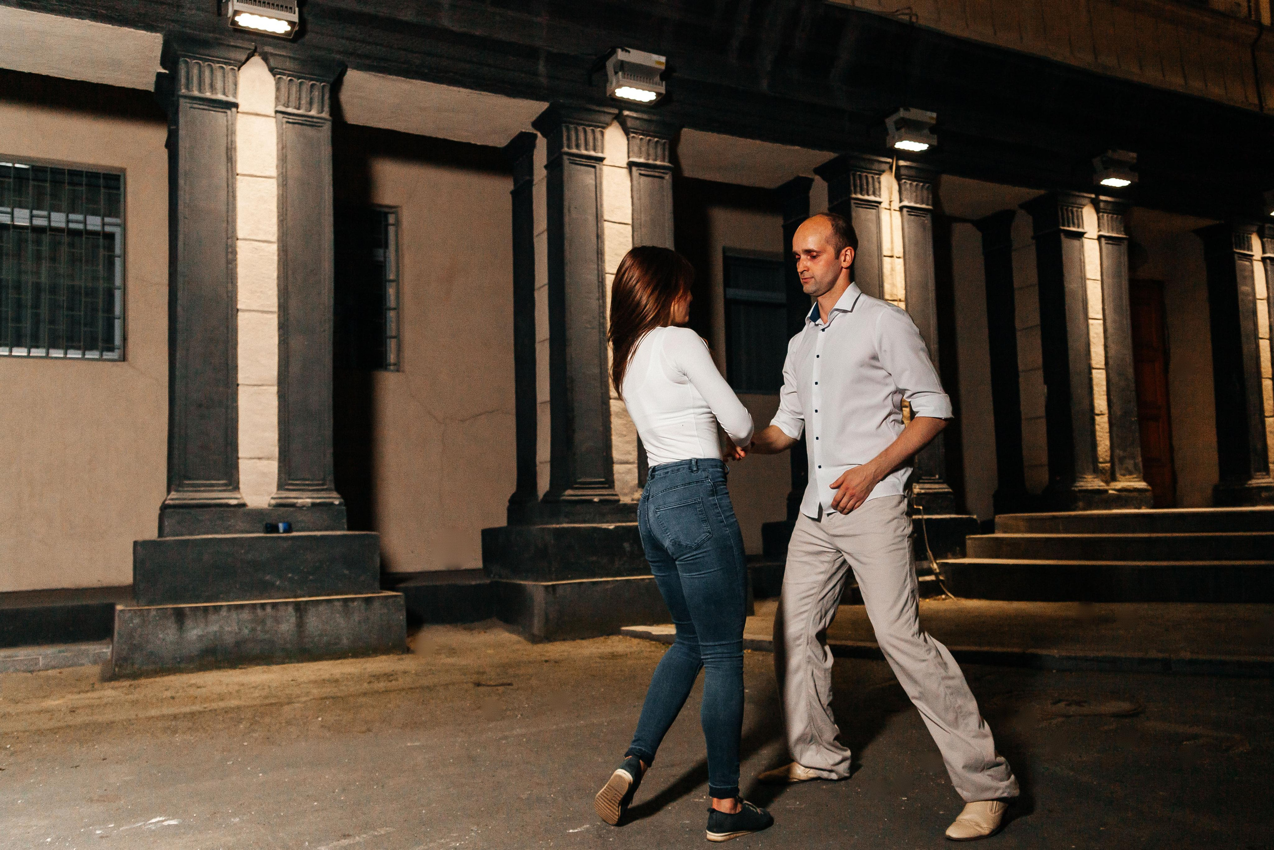 Ipanema танцуют ночью. Репортажный фотограф в Новосибирске