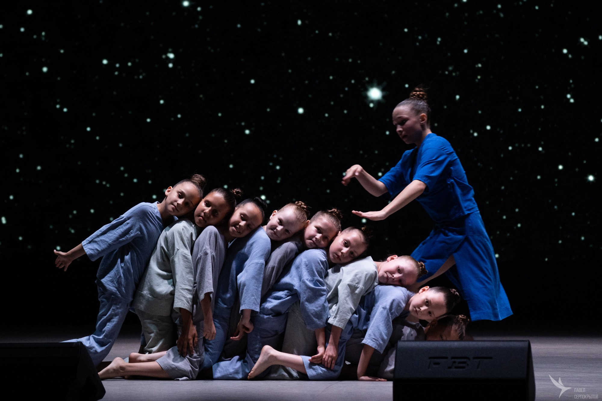 Сольный концерт хореографического ансамбля Аллегро «Сквозь тернии к звездам». Репортажный фотограф в Казани Павел Серпокрылов