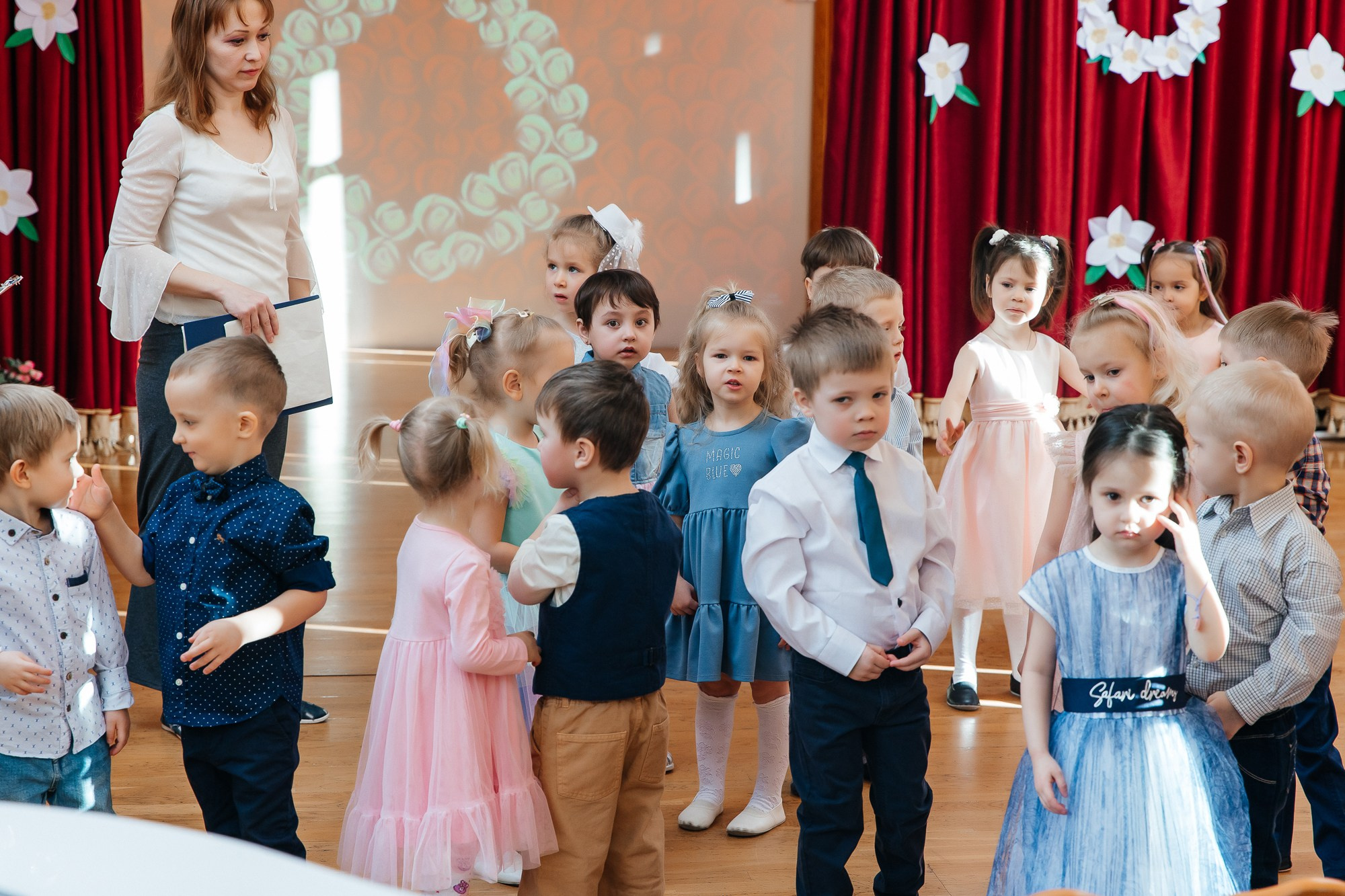 Детский сад № 93 — Утренник (07.03.2023). Свадебный и семейный фотограф Крамар Наталья