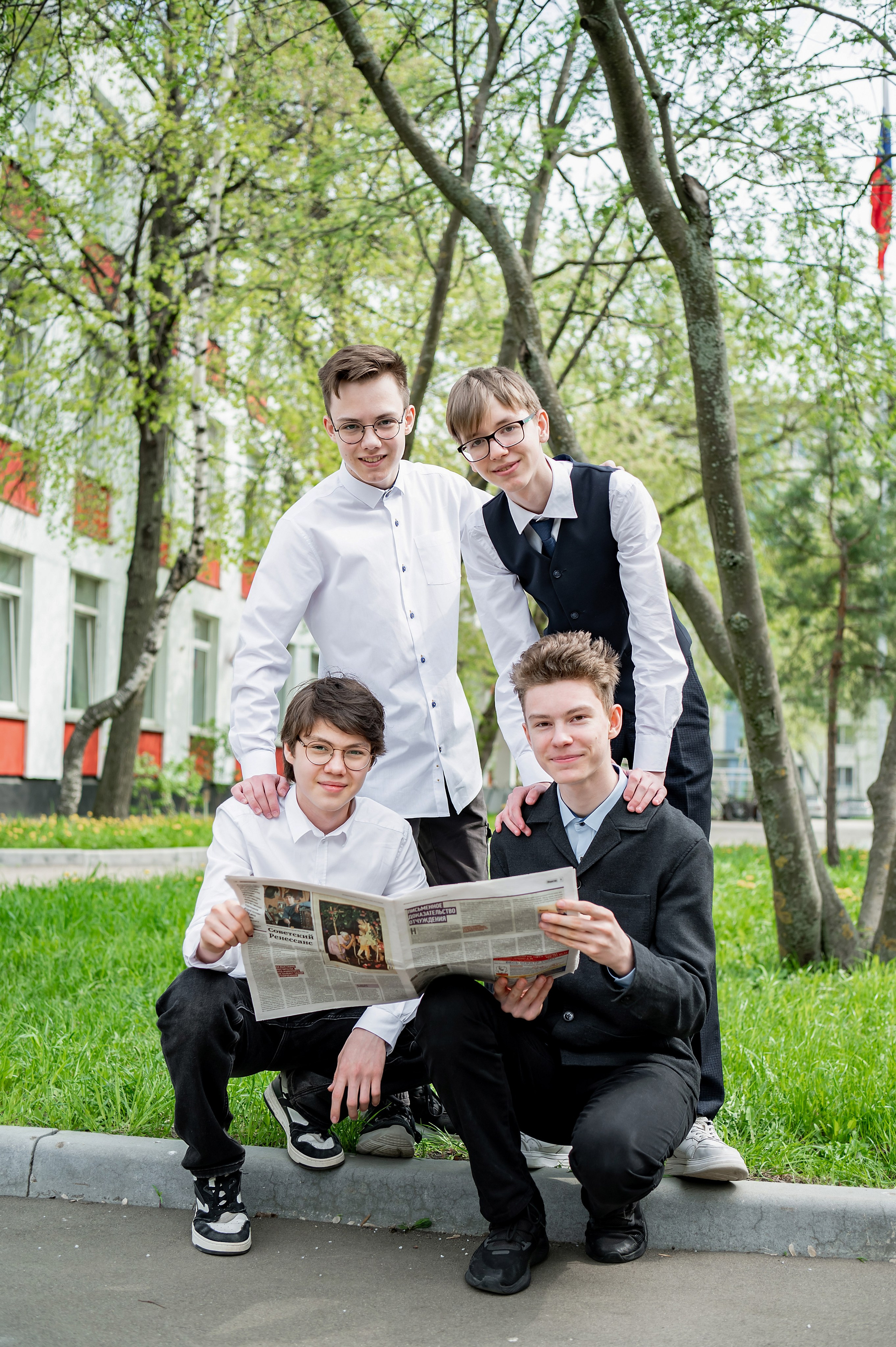 Фотосессия в классе и на территории школы. 9-М класс Школа 1568. Детский и семейный фотограф г. Москва Оксана Катаджи