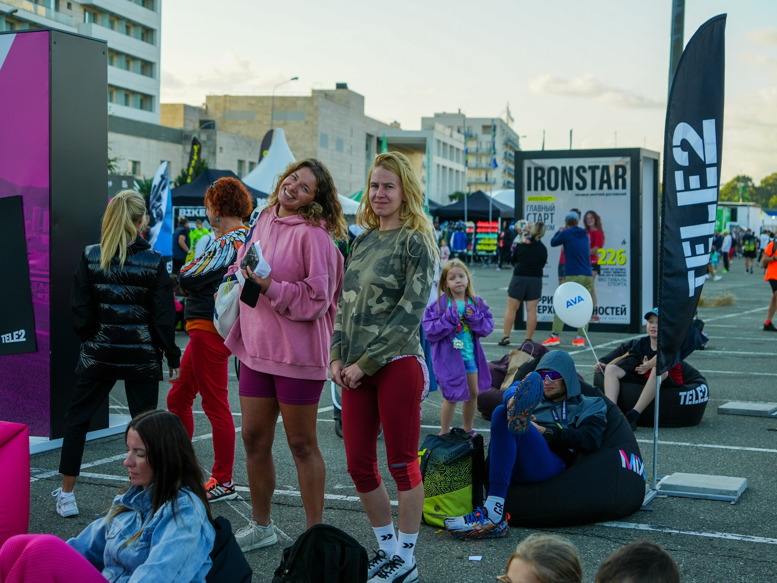 Фотоотчет партнерской интеграции для компании TELE2 на фестивале Ironstar. Репортажный фотограф в Красной Поляне и Сочи Павлюченко Екатерина