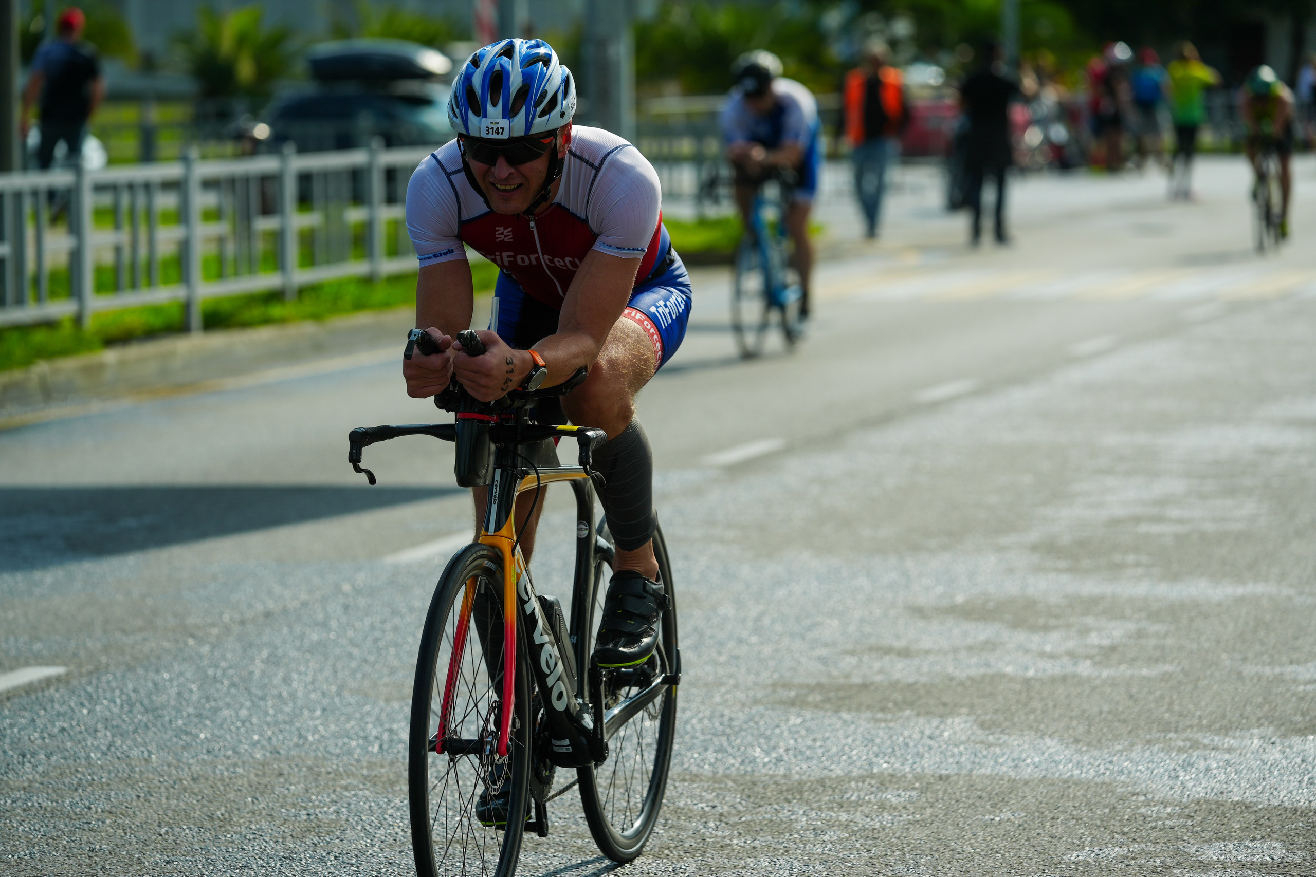 Фотоотчет партнерской интеграции для компании TELE2 на фестивале Ironstar. Репортажный фотограф в Красной Поляне и Сочи Павлюченко Екатерина