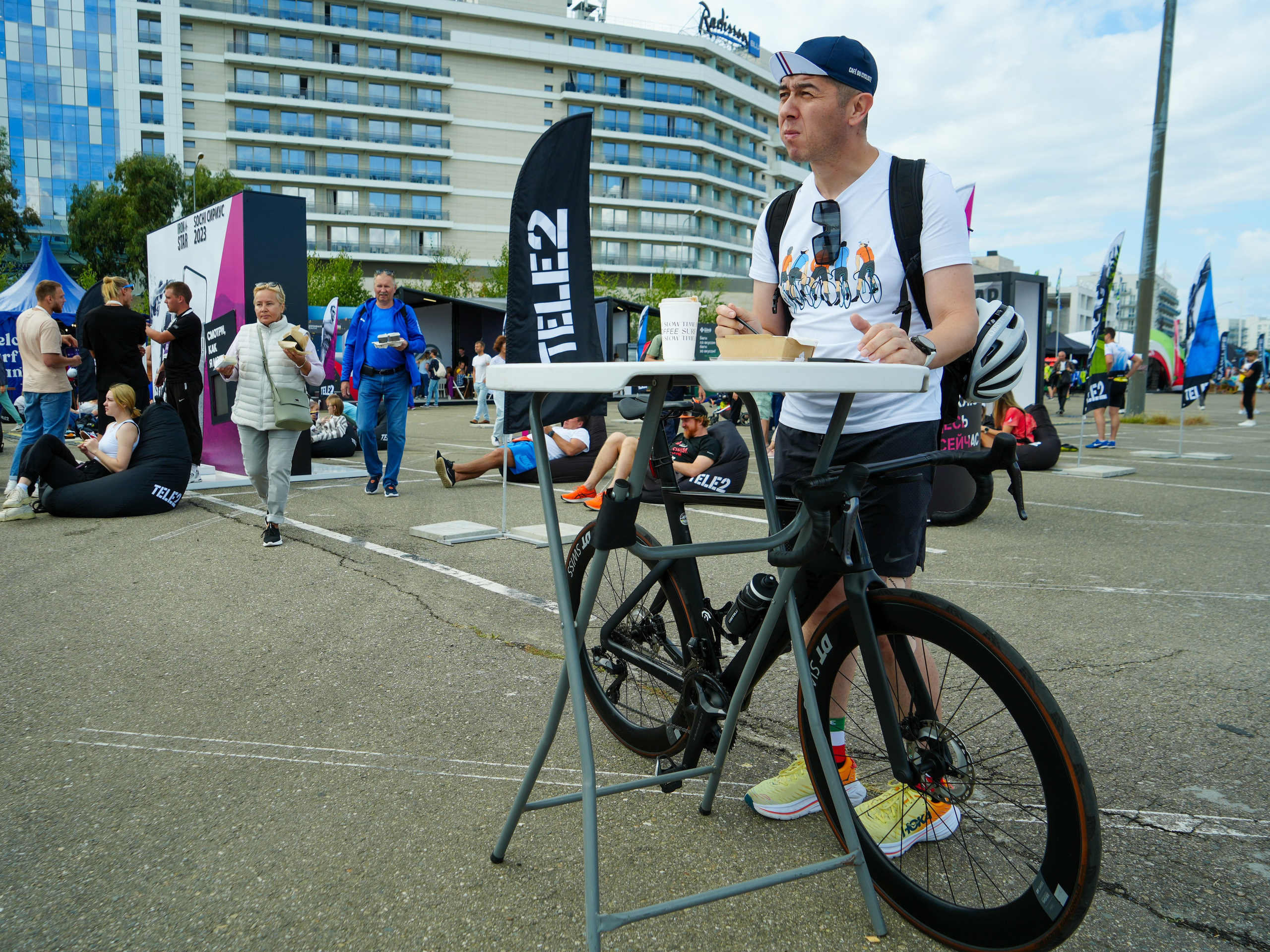 Фотоотчет партнерской интеграции для компании TELE2 на фестивале Ironstar. Репортажный фотограф в Красной Поляне и Сочи Павлюченко Екатерина