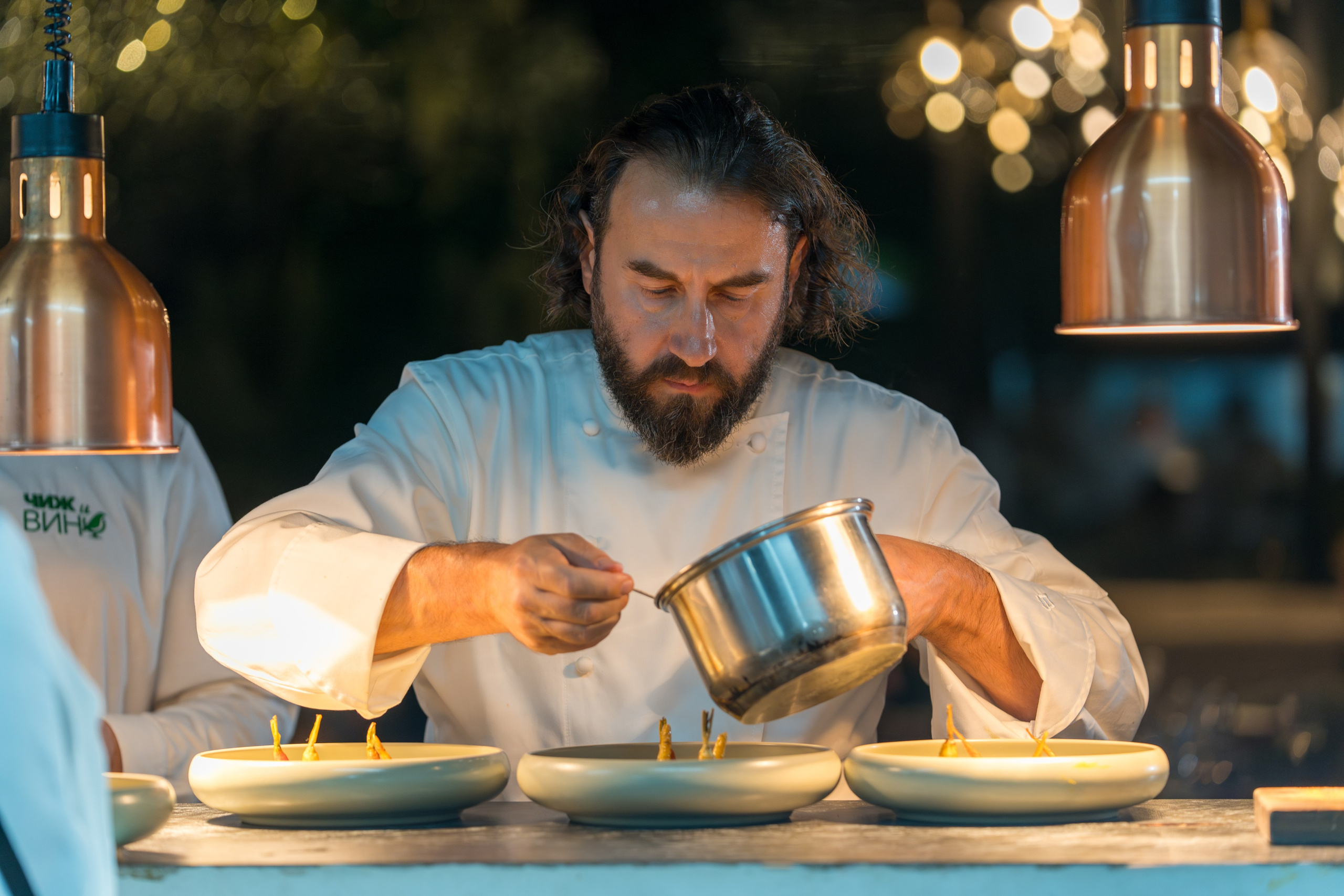 Гастрономический ужин «Лесная Италия» с Мирко Дзаго в ресторане RiverSide. Репортажный фотограф в Красной Поляне и Сочи Павлюченко Екатерина