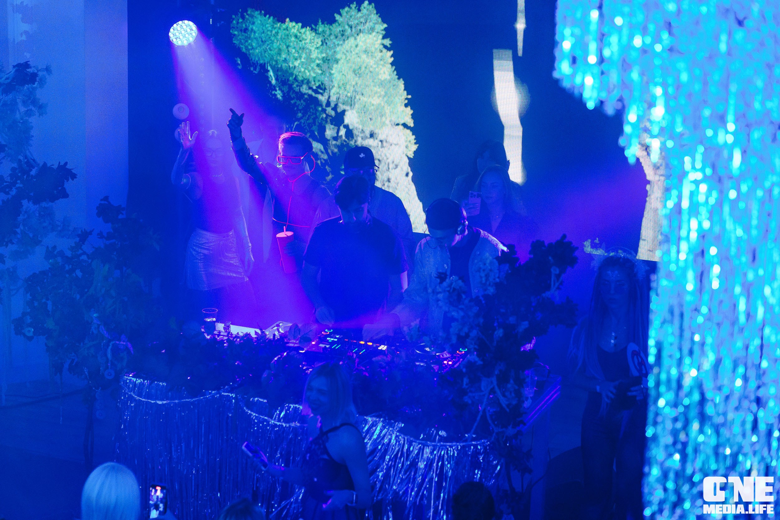 Фоторепортаж из клуба Universal. One Media Life: фоторепортажи, фотоотчеты с мероприятий и заведений