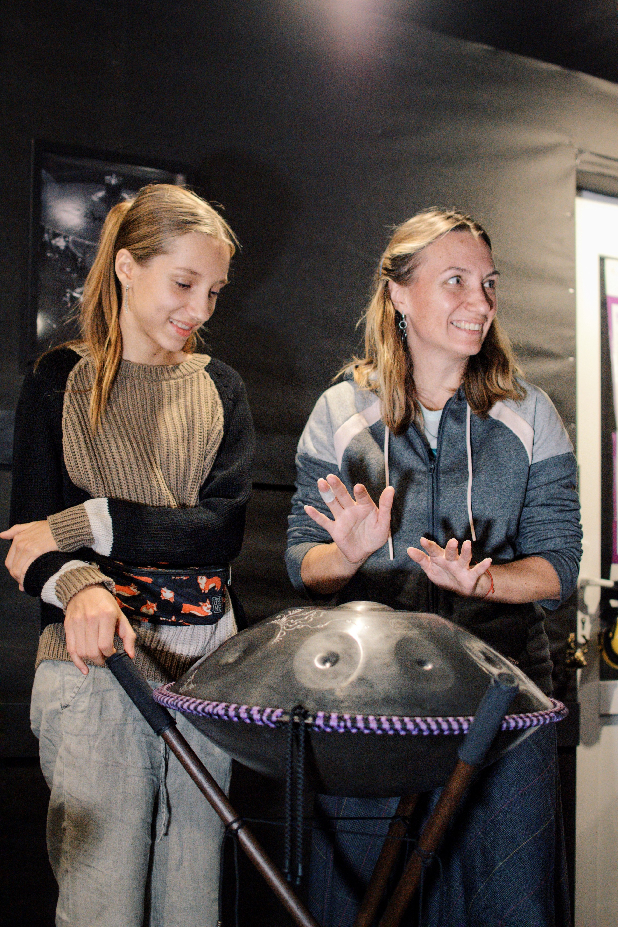 Фотосъемка мастер-класса по Хангдраму с Екатериной Князевой в школе барабанов Dedov.Drums Зеленоград. Предметный и контентный фотограф в Москве и Зеленограде Анастасиевская