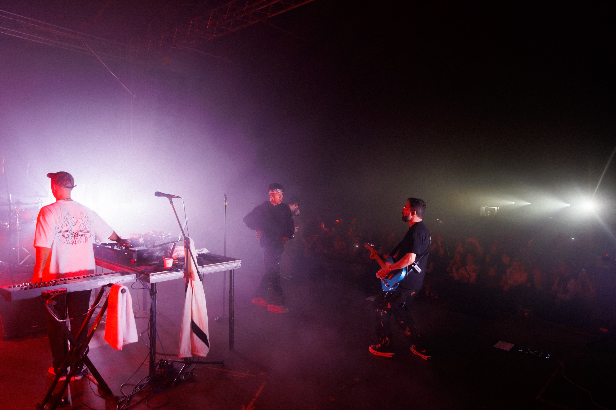 Фотоотчёт и репортаж с концерта группы GAYAZOV$ BROTHER$. Красильников Евгений — профессиональный фотограф в Ростове-на-Дону