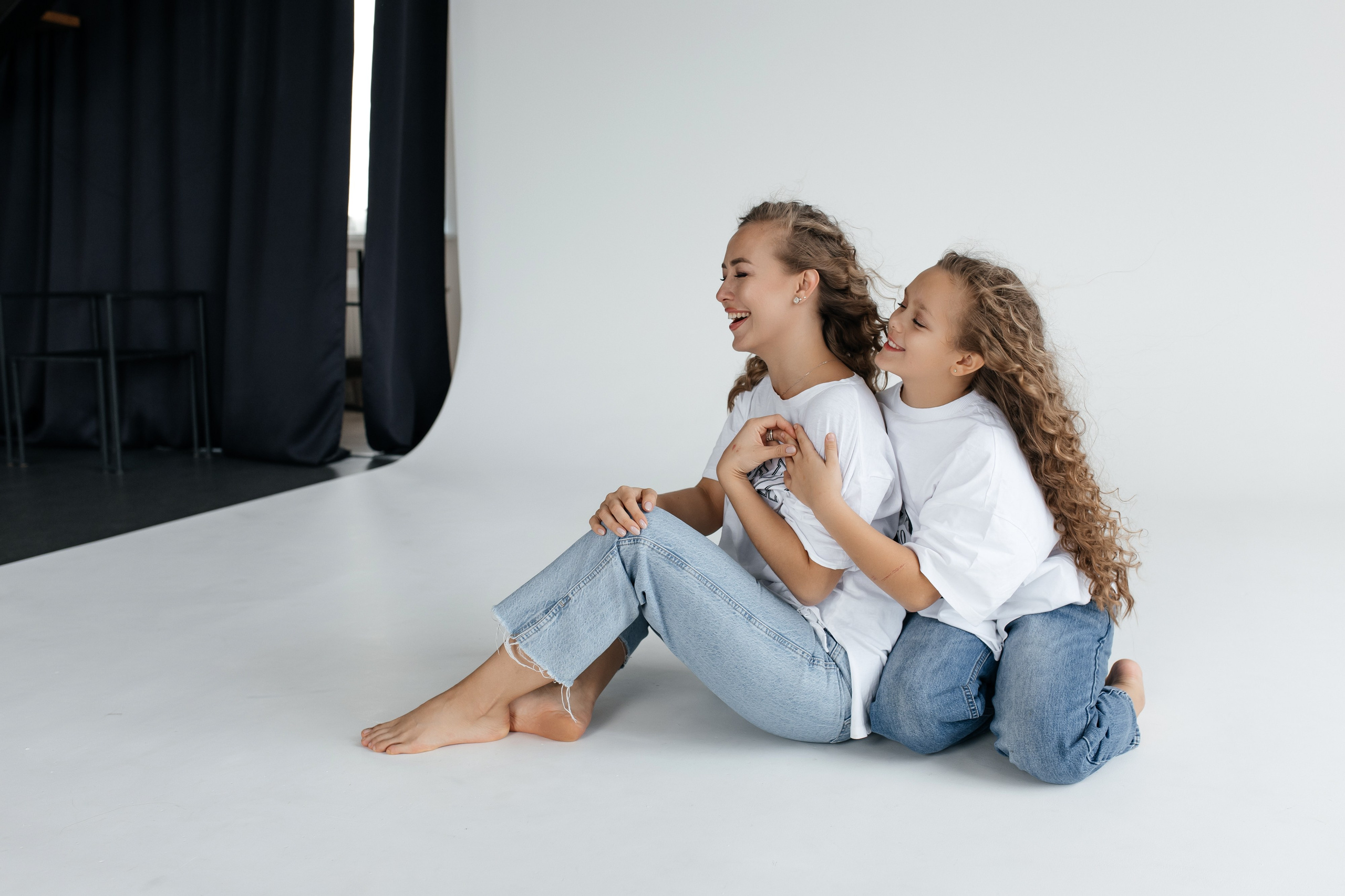 Mother & daughter. ФОТОГРАФ