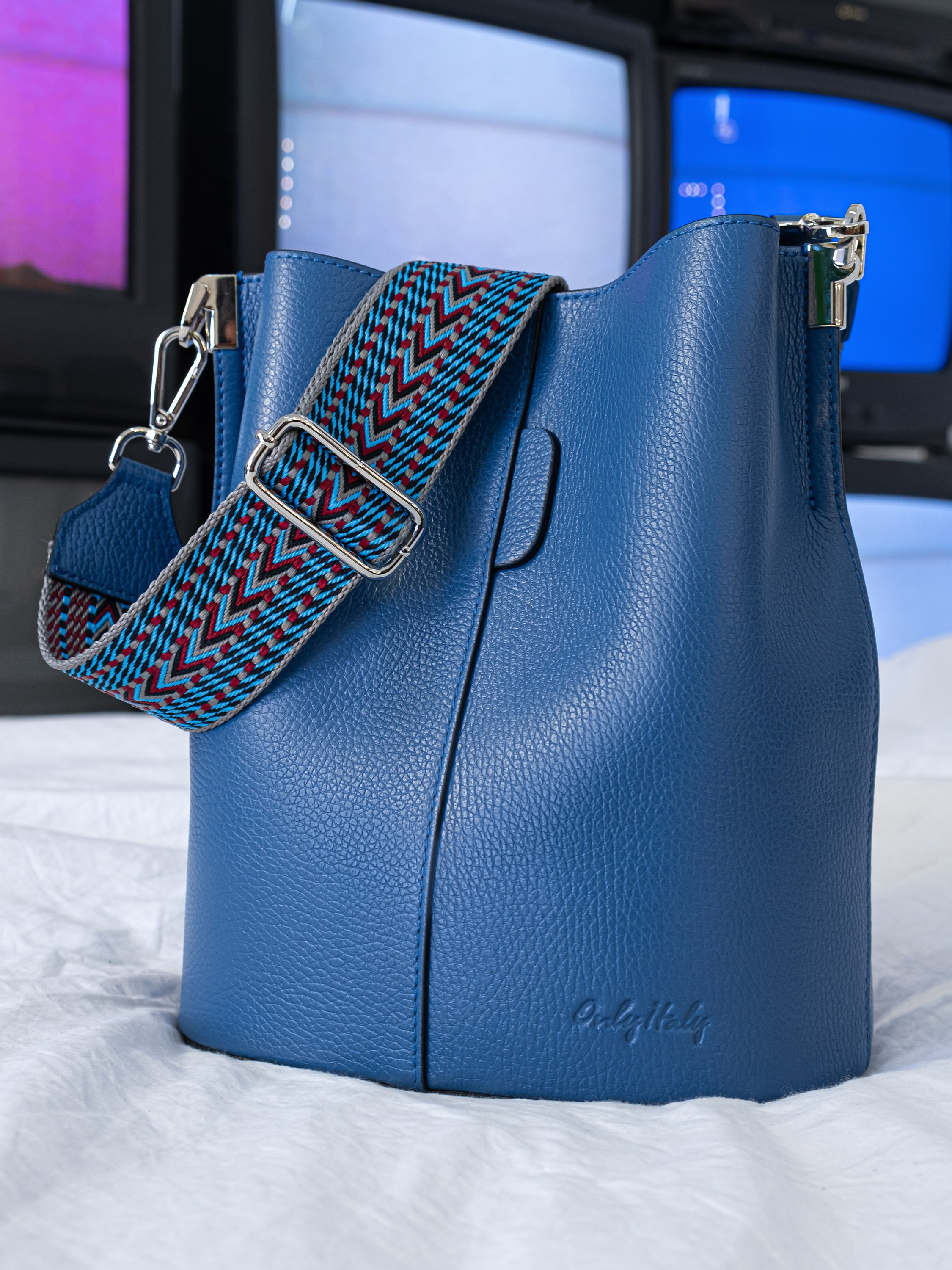 Предметная съёмка сумок для маркетплейсов. Предметный фотограф в Симферополе Антон Катунин