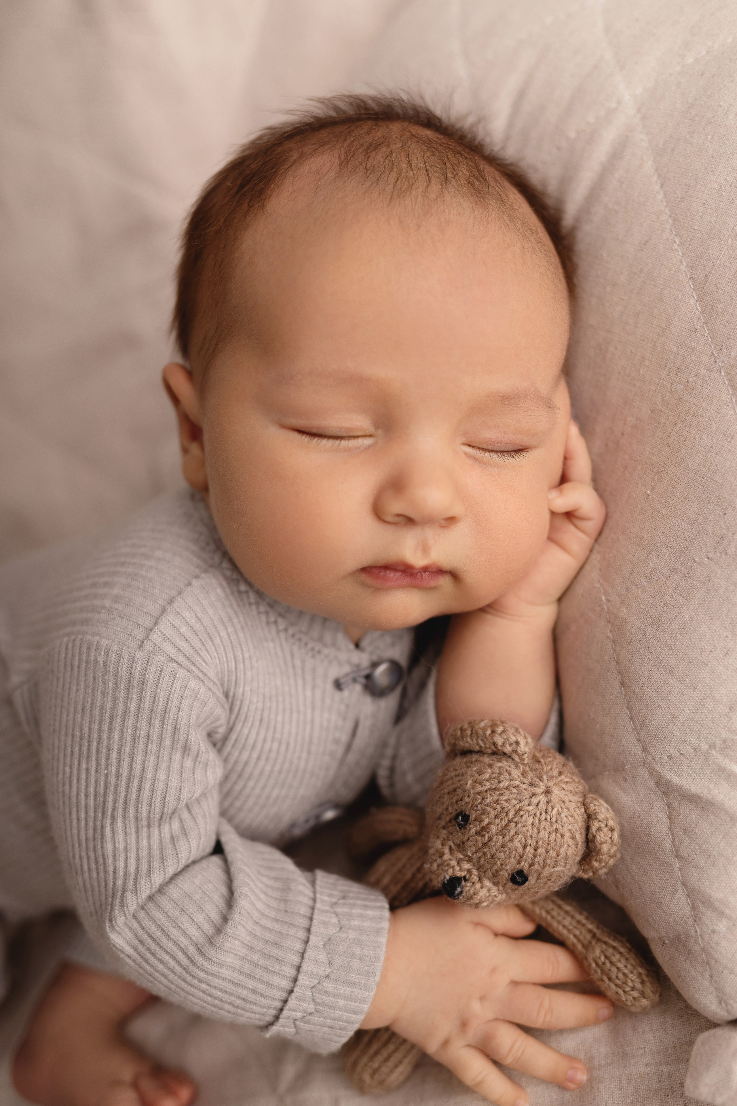 Newborn съемка в стиле Лайф. Фотограф новорожденных малышей в Омске и Омской области Эльвира Камаева