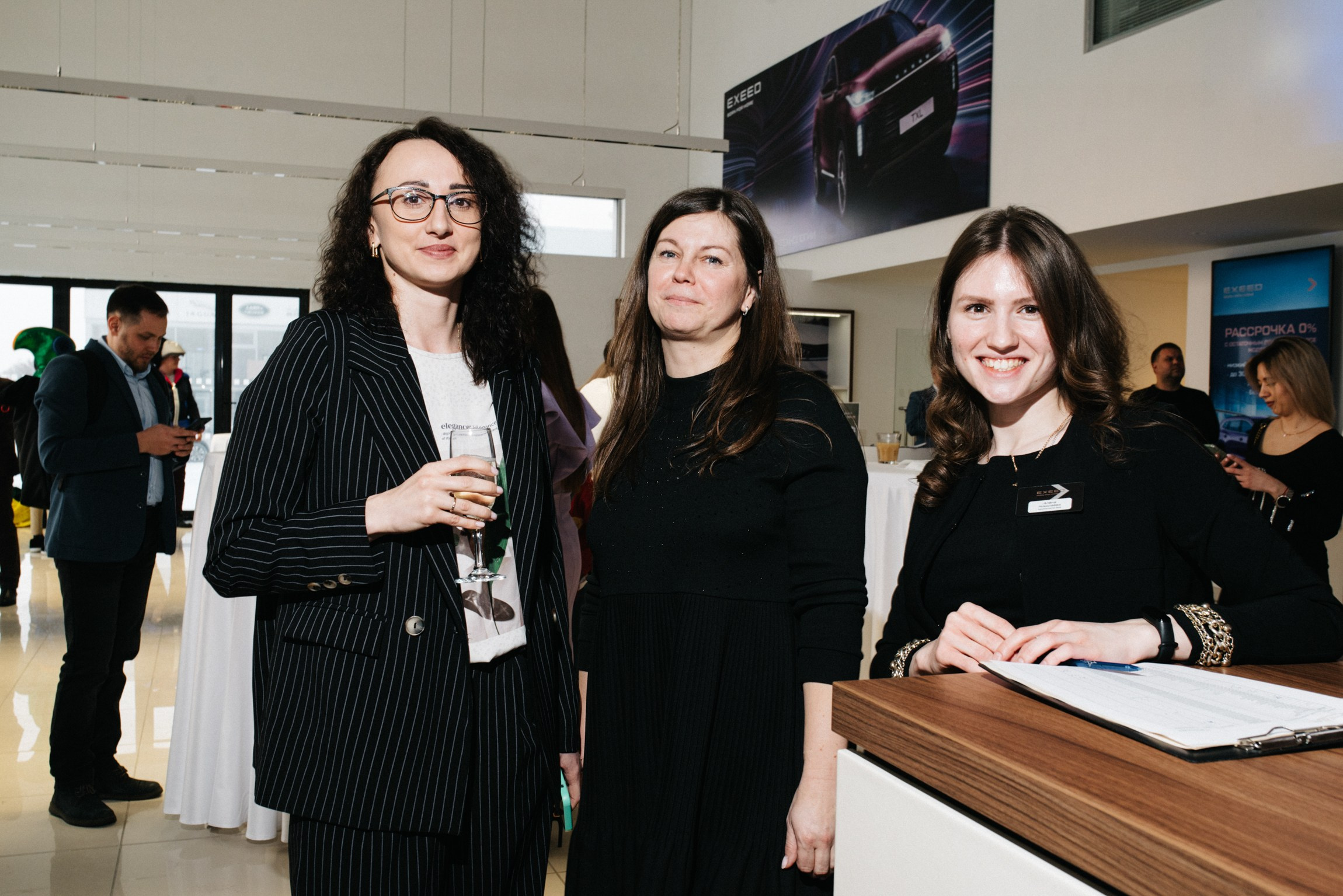 Открытие автосалона Exeed. Портретный и репортажной фотограф Алексей Волков. Москва, Оренбург