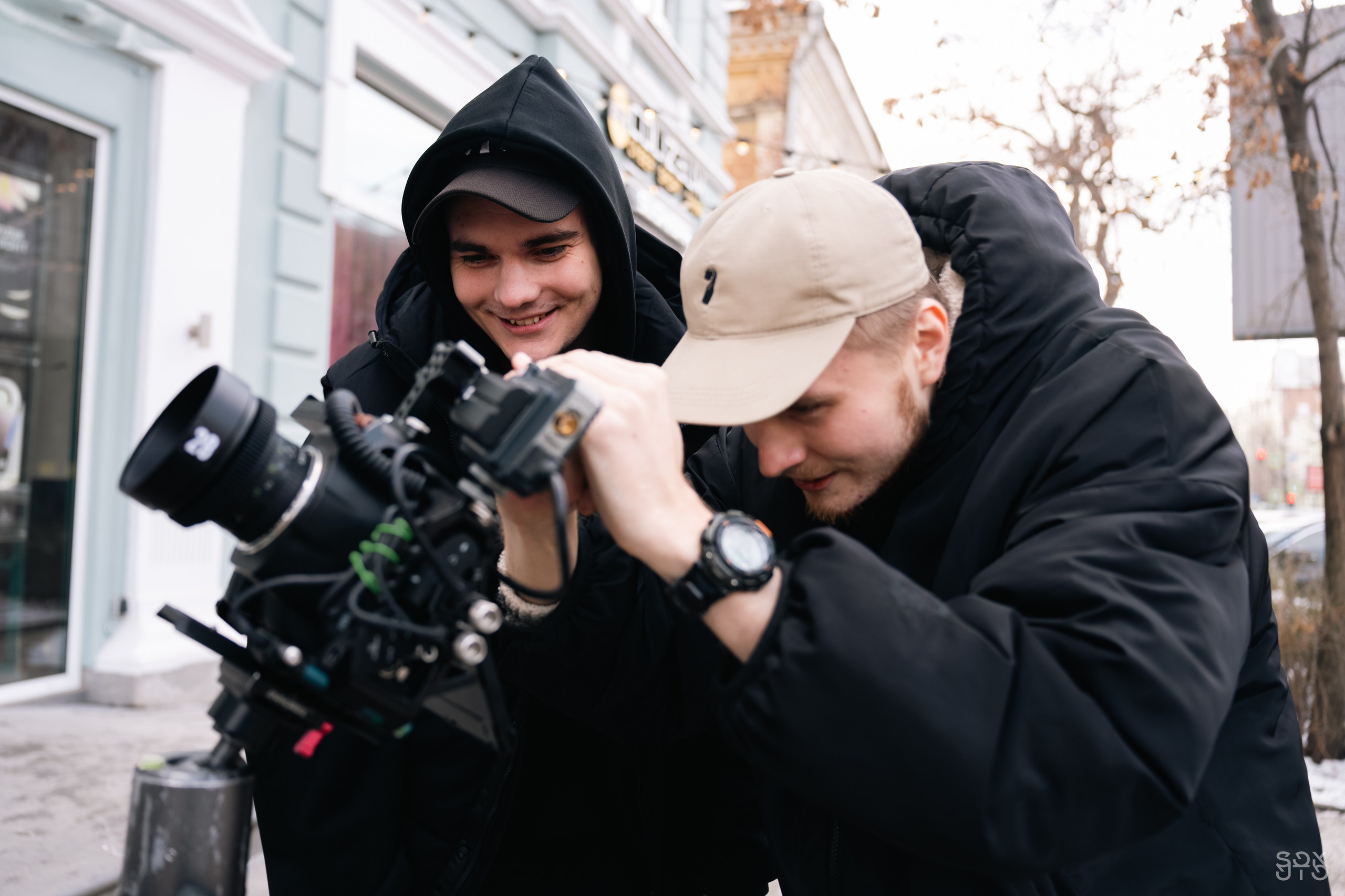 Видеопродакшн BACKED ROLL