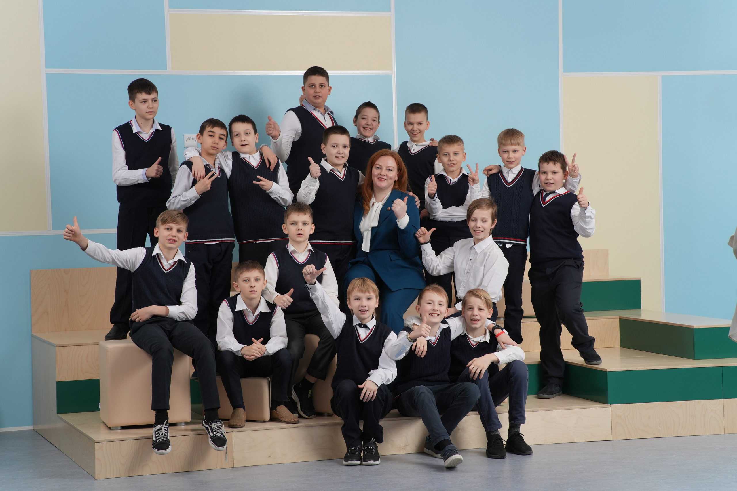 Одноклассники. Школьная фотография в Санкт-Петербурге, выпускные альбомы, фотосессии