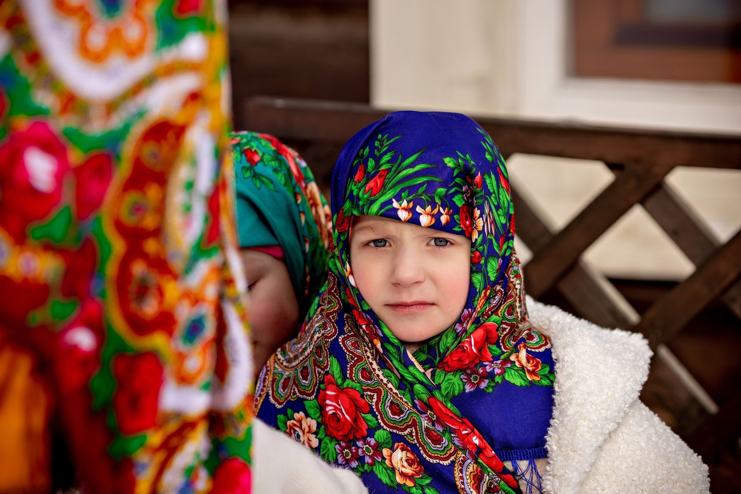 В национальных костюмах. Организую и проведу любые фотосессии в солнечной Бурятии, в Улан-Удэ!