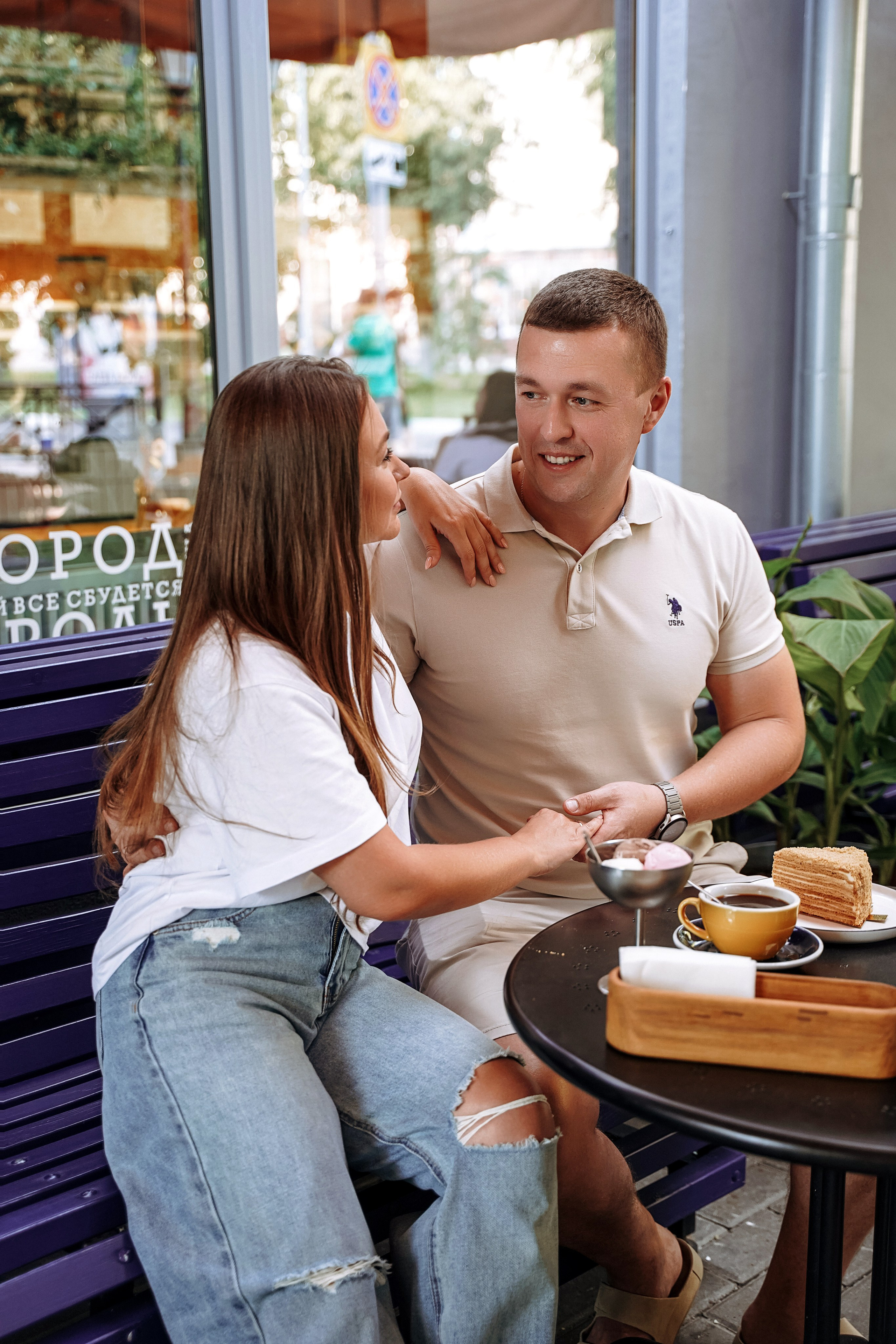 Семейная съемка в кофейне. Семейный и свадебный фотограф в Ульяновске Арина Авдеева