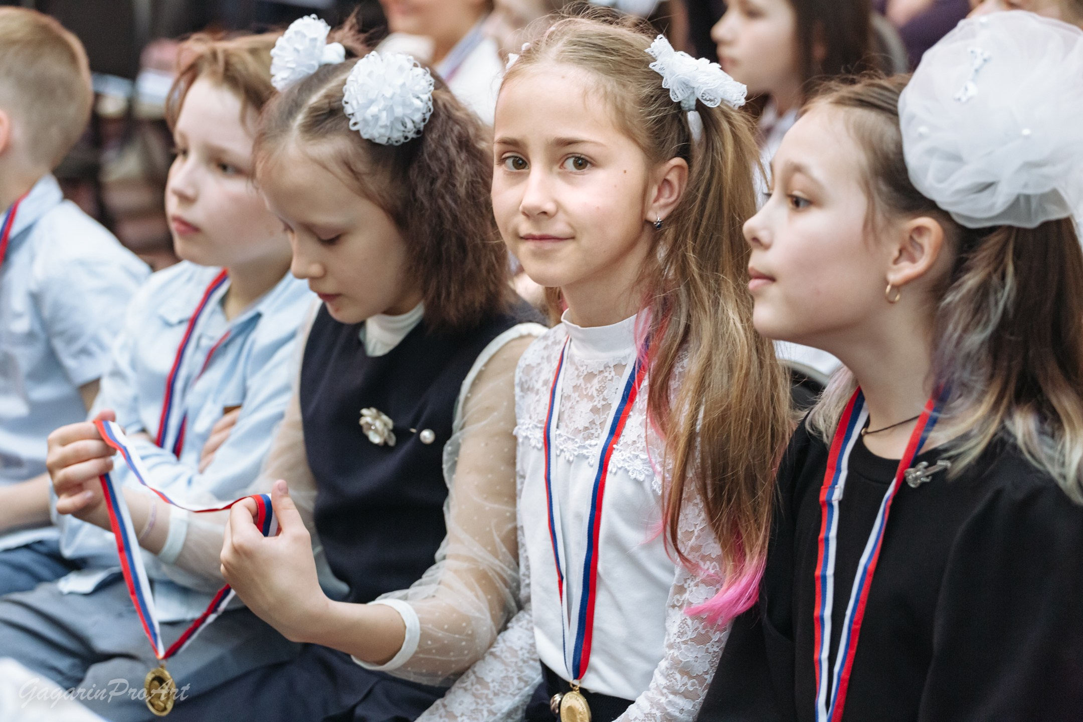 Репортаж в школе на выпускной. Фотограф на выпускной. GagarinProArt