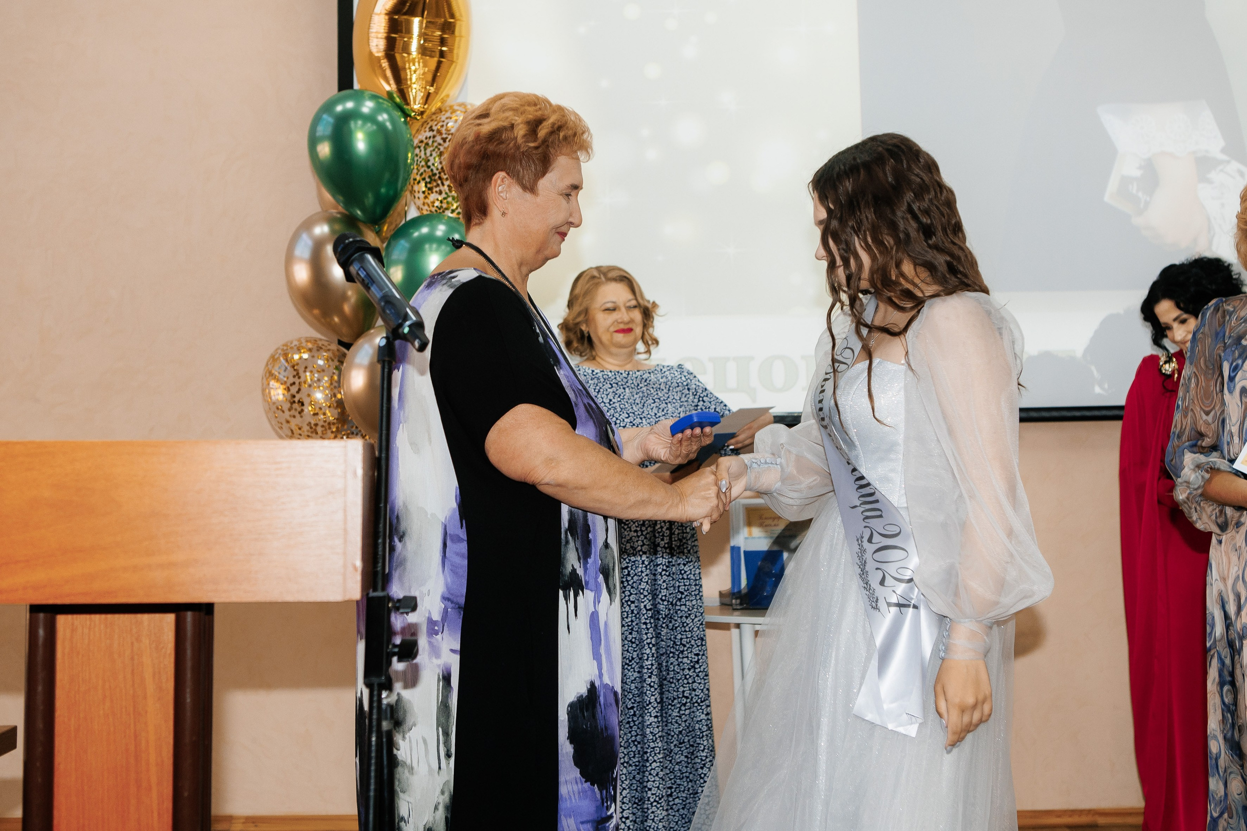 Выпускной Гимназия 12 2024 г. Свадебный и портретный Фотограф в Липецке Дмитрий Котюков