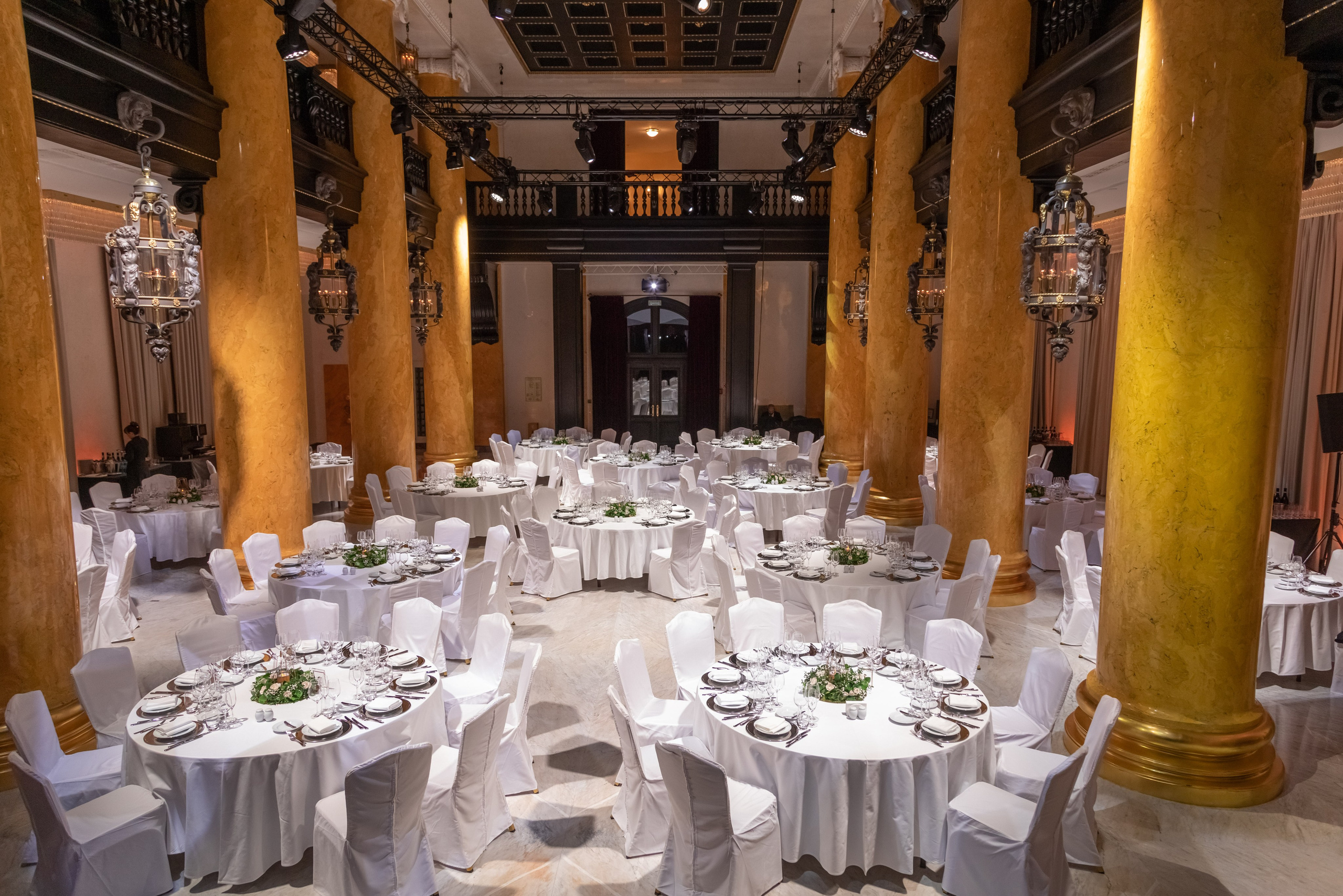 Safilo Group — Buying days in St. Petersburg. Двойняшки-фотографы Анна и Анастасия в Санкт-Петербурге