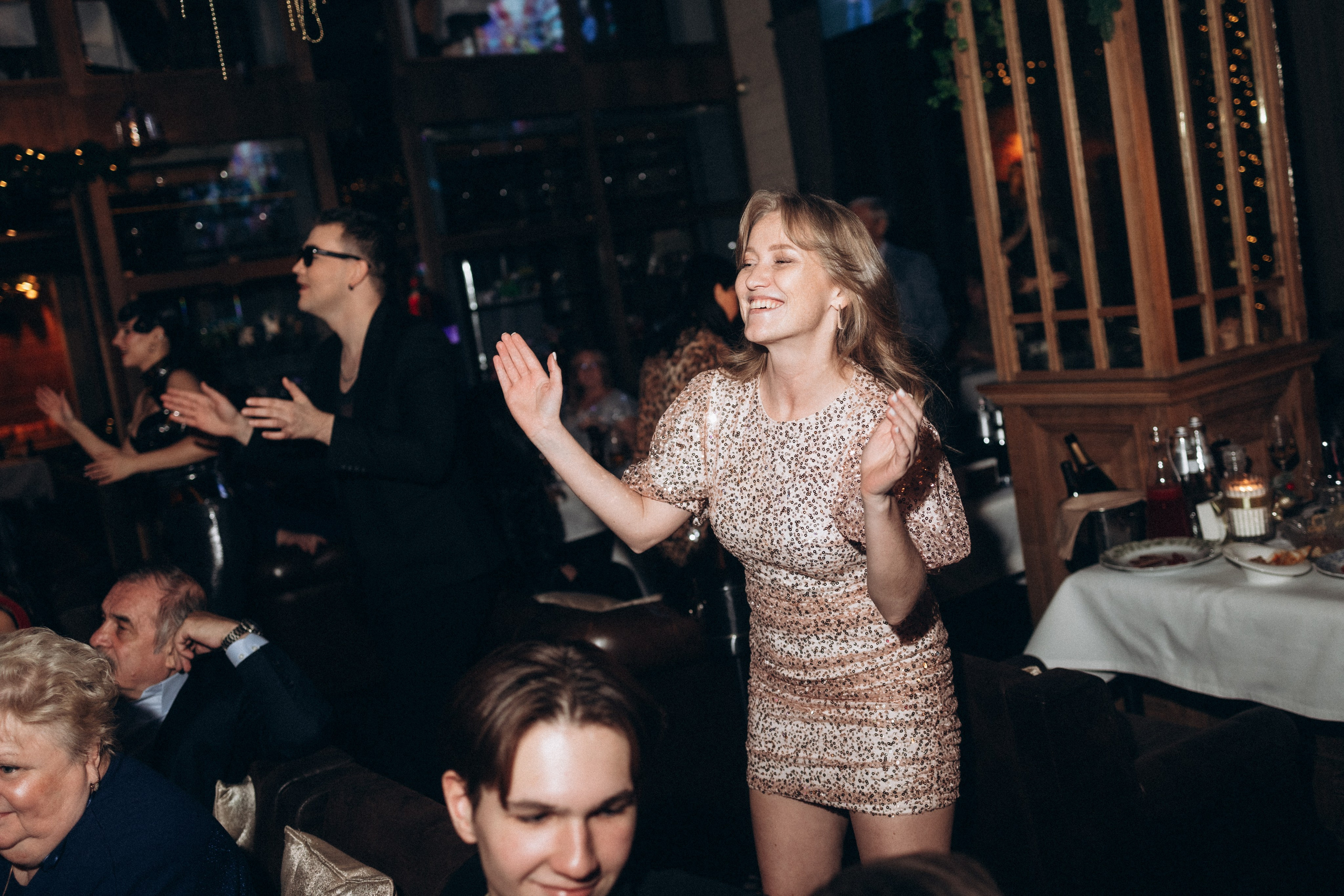 Новогодний корпоратив ресторан Рибай. Фотограф Артем Бросов в Санкт-Петербурге и Дубае