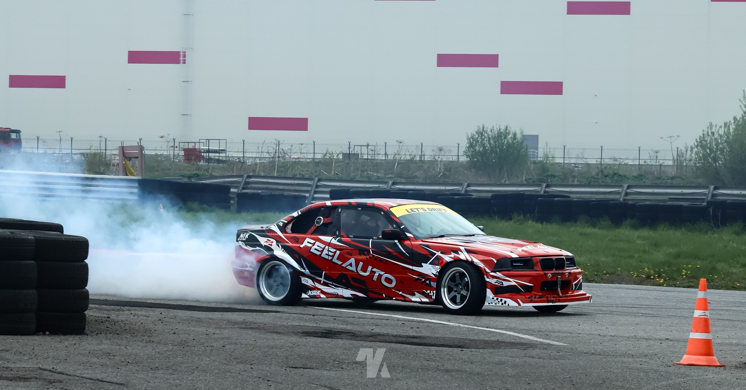 Let's Drift. Photo-nk