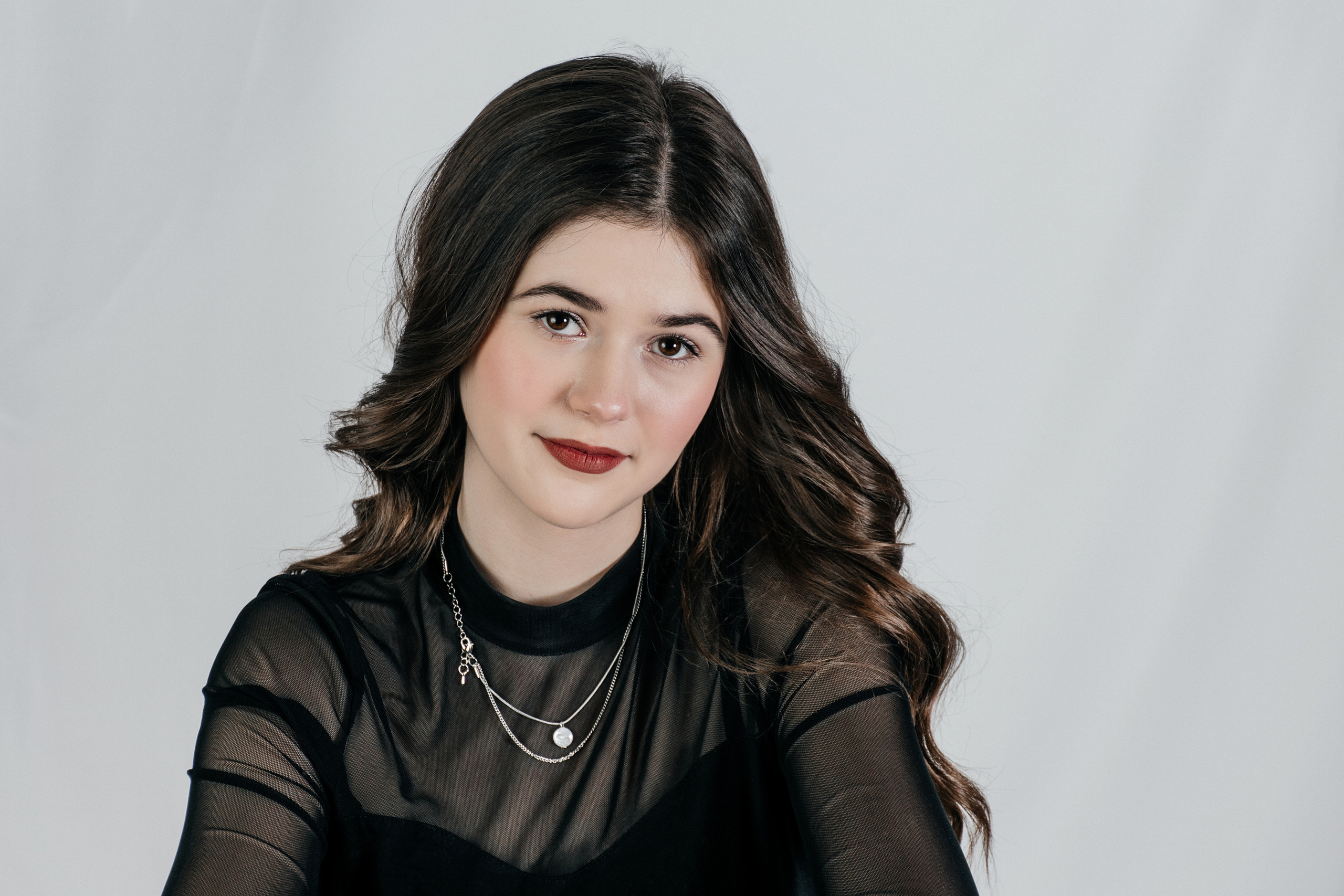 Сложный портрет в простых условиях. Профессиональный ретушер/портретный фотограф в Вельске и Вологде Юлия