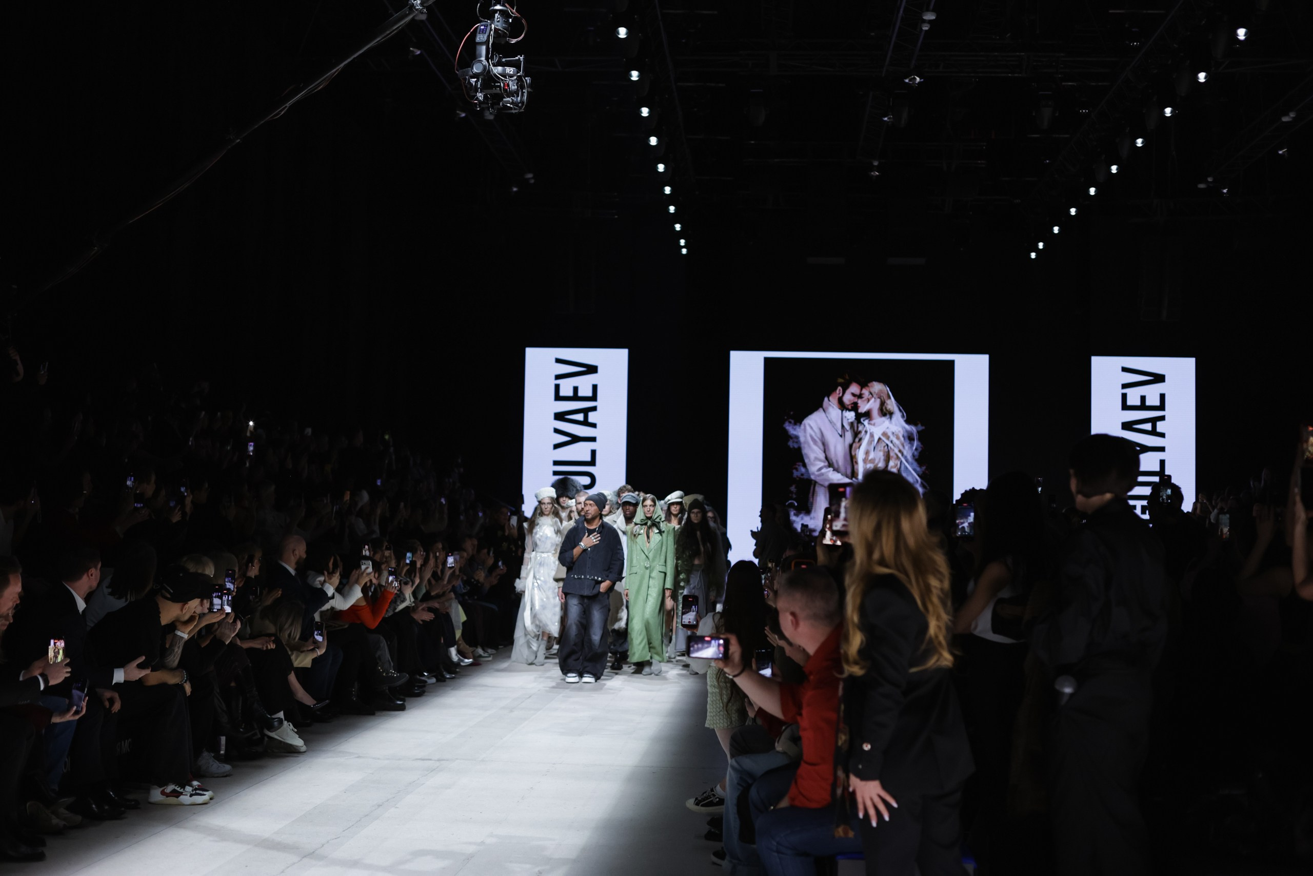 Показ IGOR GULYAEV — Moscow Fashion Week 19/03. Jane Kudryavtseva | MODEL PHOTO, PORTRAIT & EVENTS