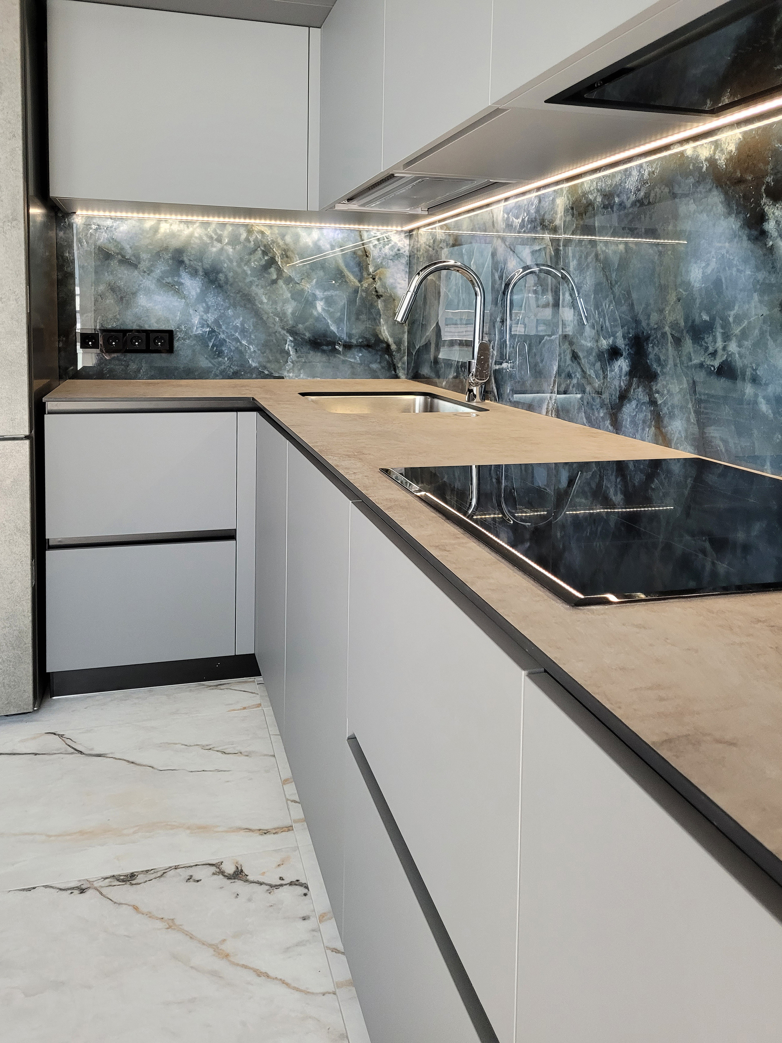 Кухни на заказ в Евпатории. Мебель на заказ в Евпатории