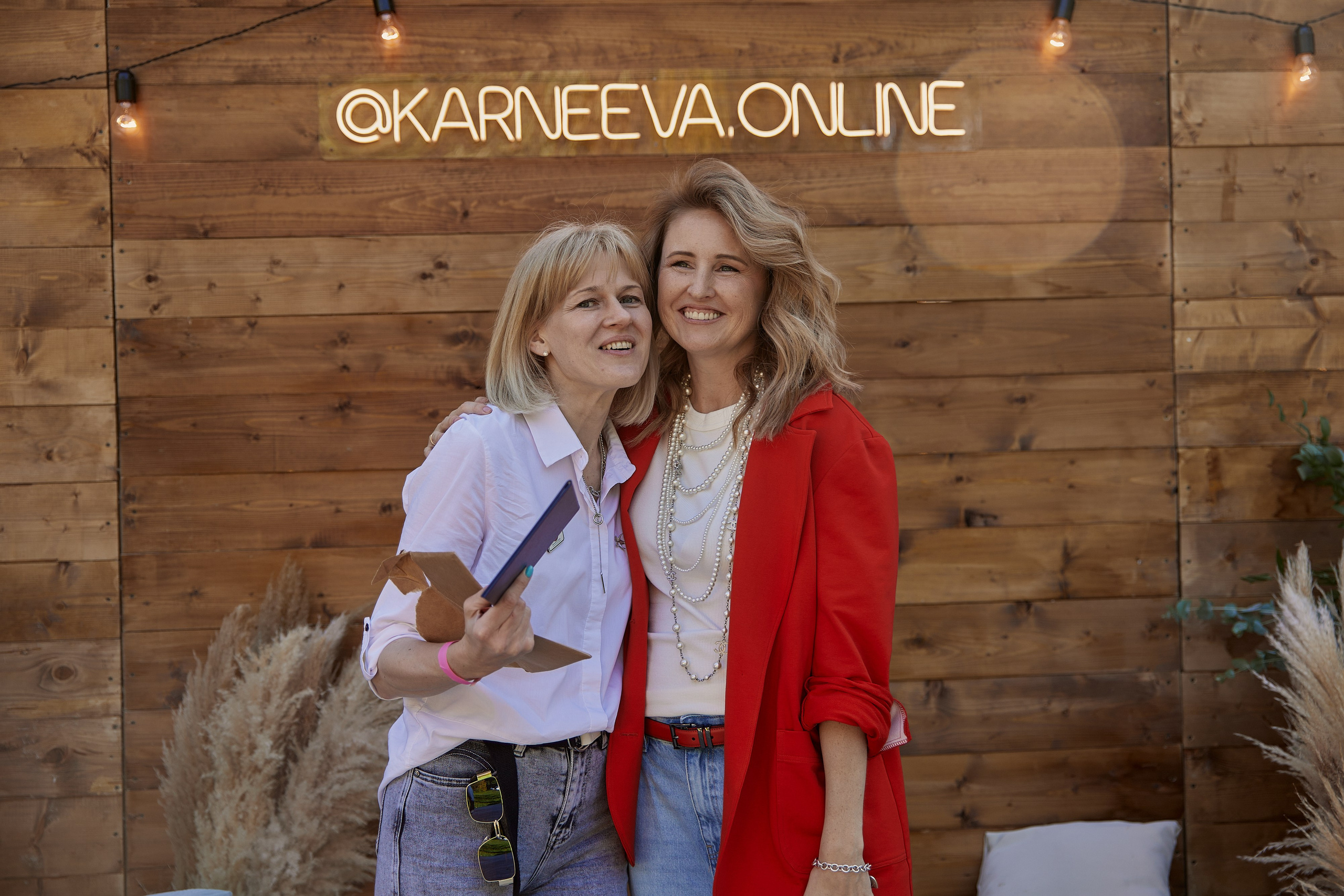 Выпускной Karneeva.online 2024. Репортажный и семейный фотограф Ухова Наталья в Москве