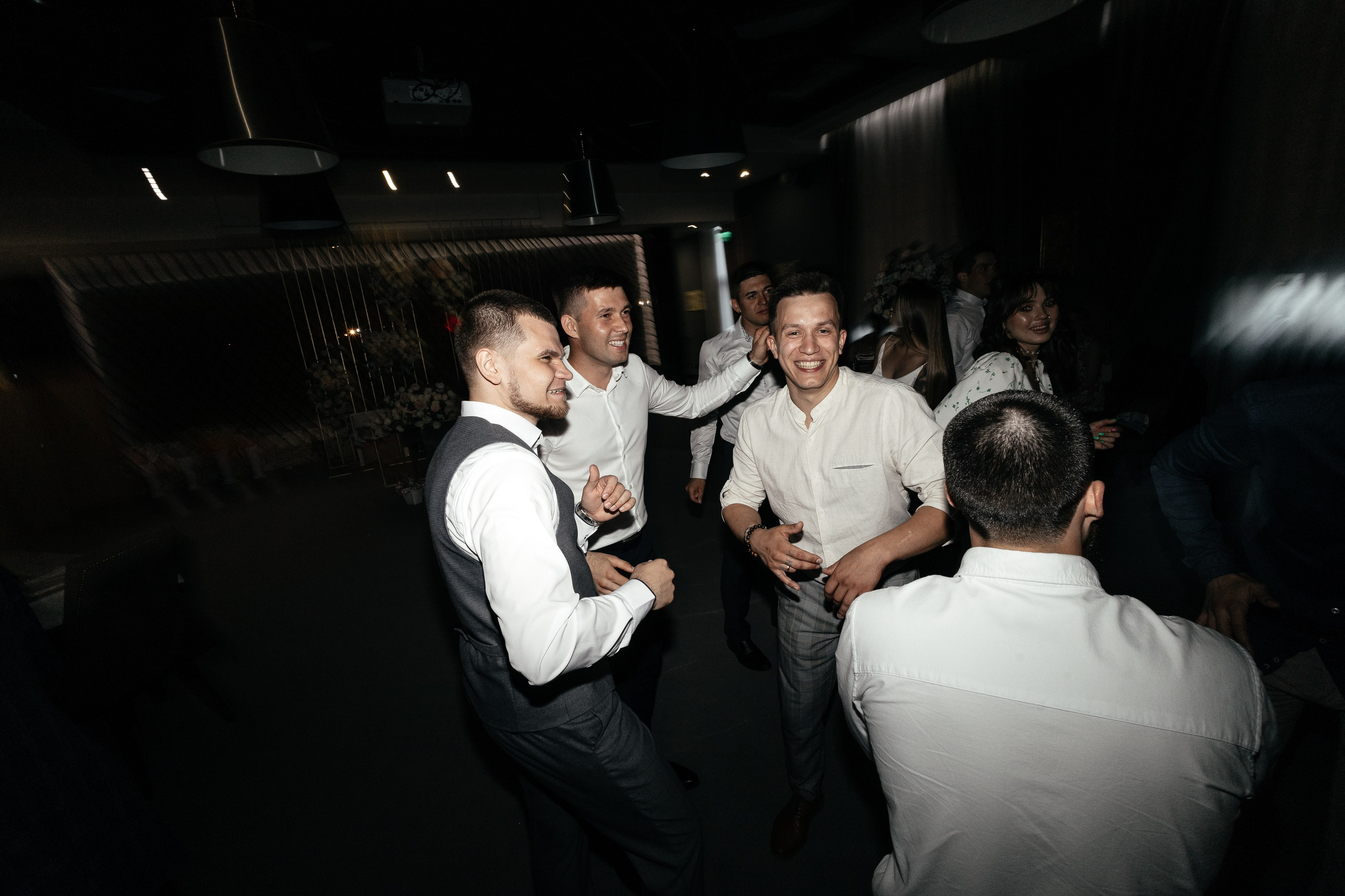 Свадебный фотограф Уфа — Руслан ГабдлисламовЖивые эмоции, красивые кадры, воспоминания на всю жизнь.Работаю по всей Республике Башкортоста. Свадебный фотограф Уфа Руслан Габдлисламов