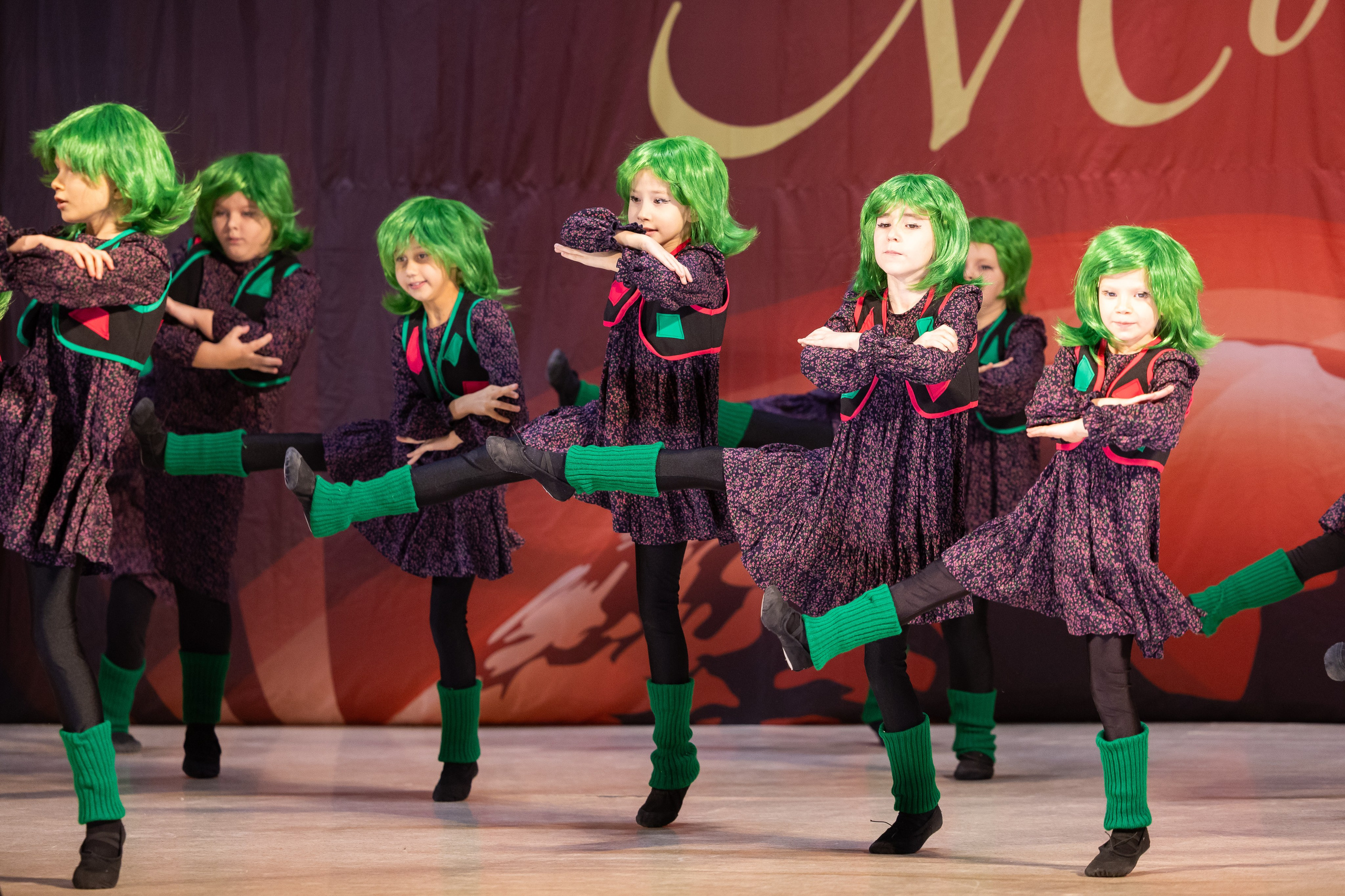 9 ноября, танцевальные номера, г. Волгоград. Золотое яблочко