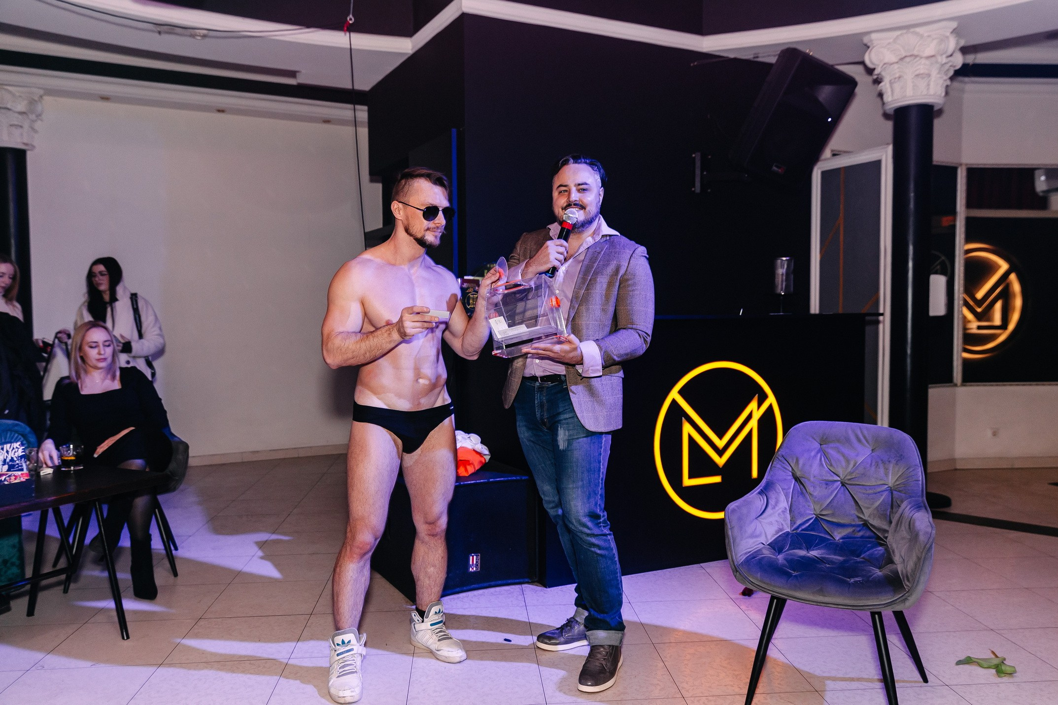 8 марта в лаунж-баре Major 2024. Свадебный, семейный и детский фотограф в Калининграде Елена Кравцова