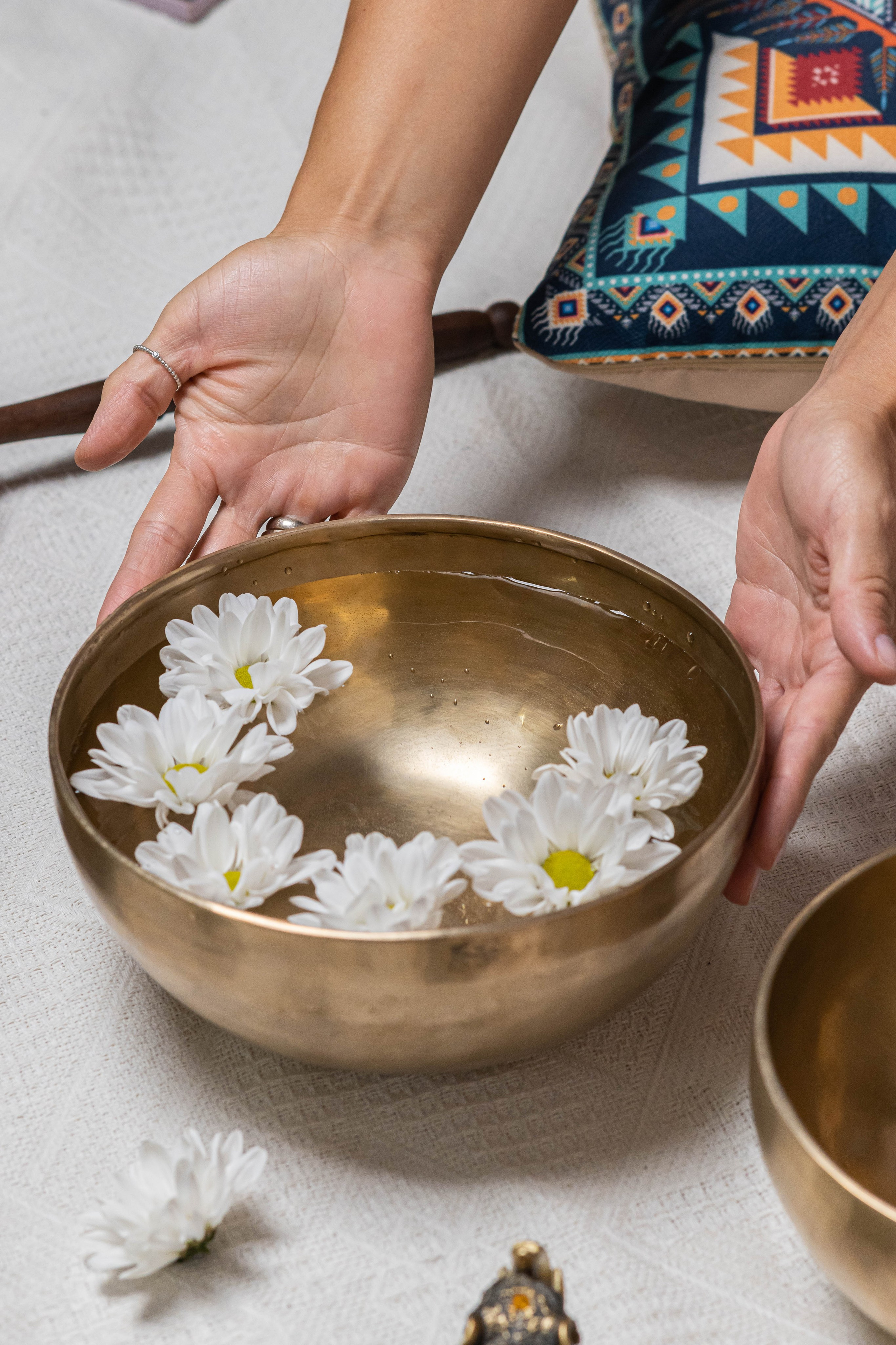 Контент для соцсетей- Тибетские чаши. Предметный фотограф в Горячем Ключе Вера Швец