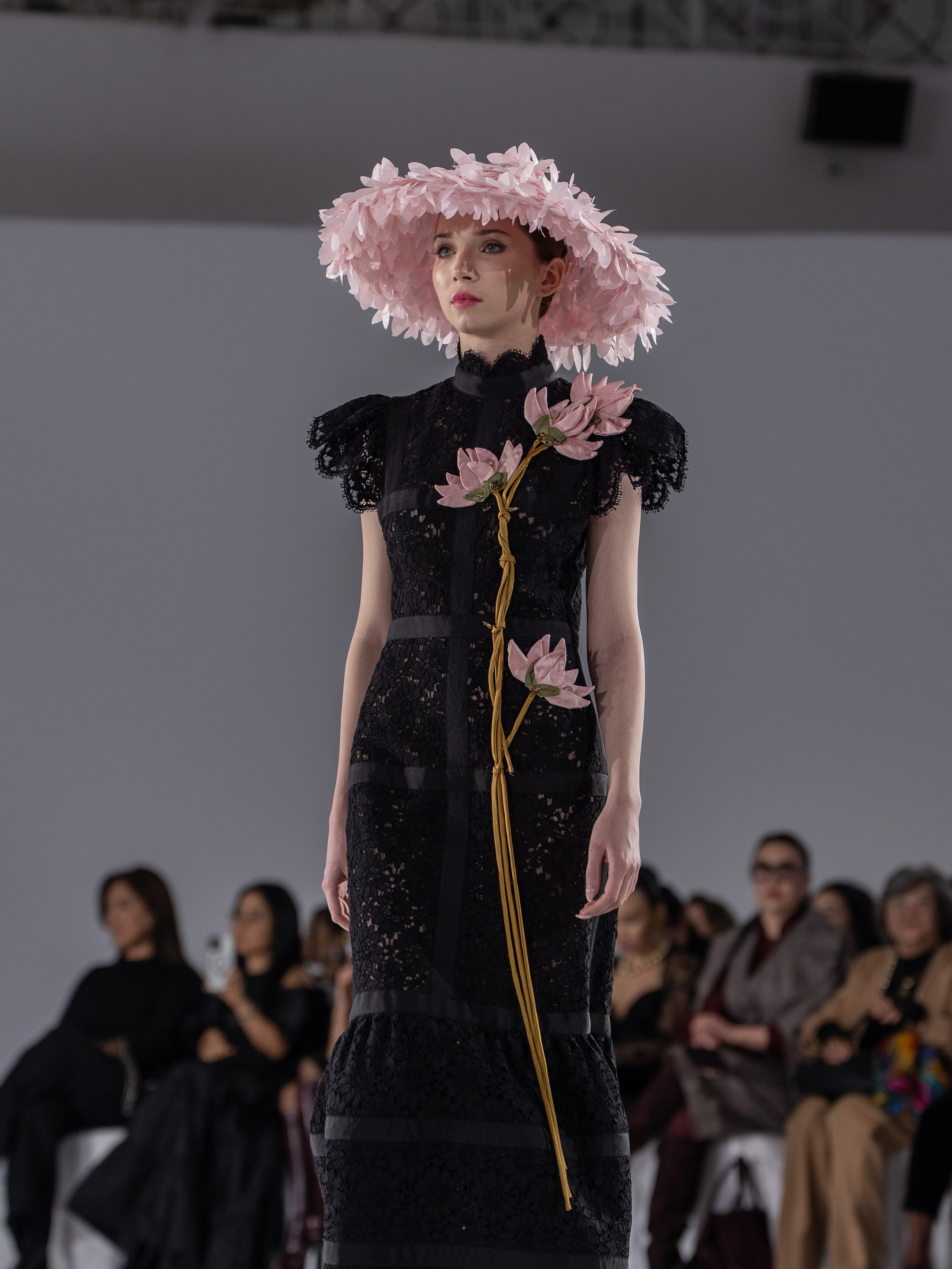 Дизайнер Stas Lopatkin. Сайт Алматинского НЮ АРТ, будуар и фэшн фотографа Дениса Карпенко