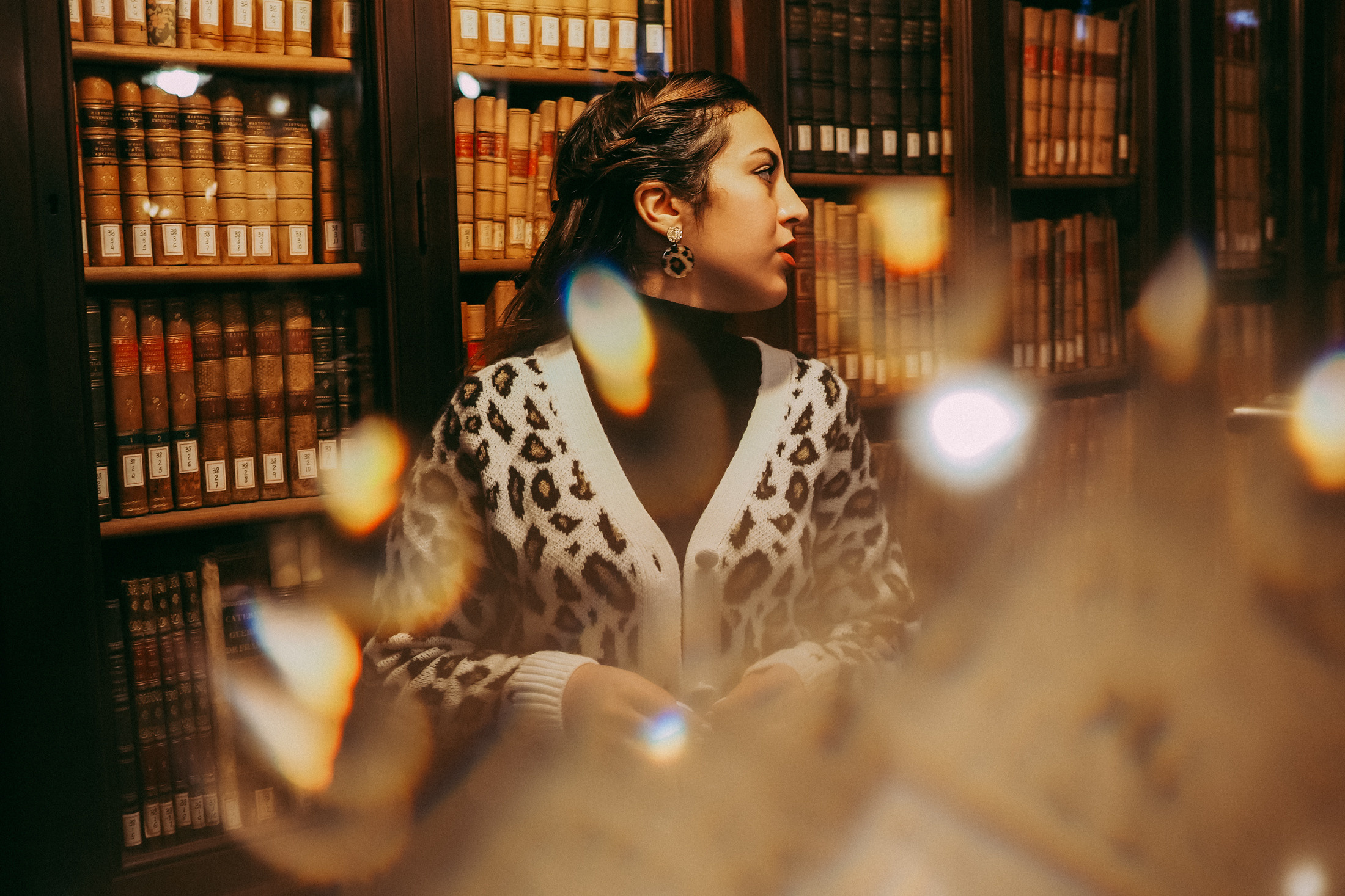 Sesión de fotos en la biblioteca de Barcelona. Фотограф в Барселоне Валиулова Ася