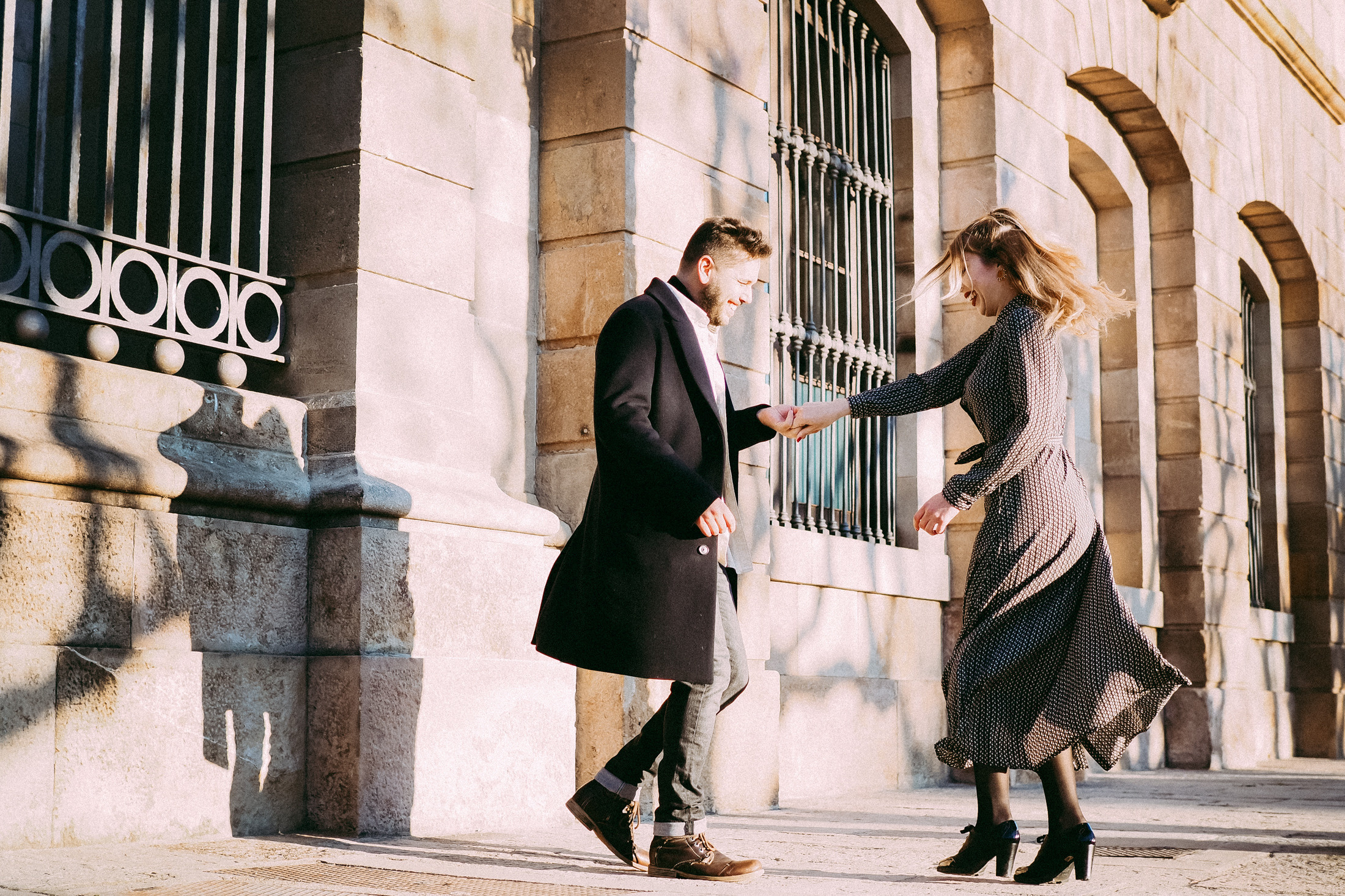 Sesión fotográfica romántica en un parque de Barcelona. Фотограф в Барселоне Валиулова Ася
