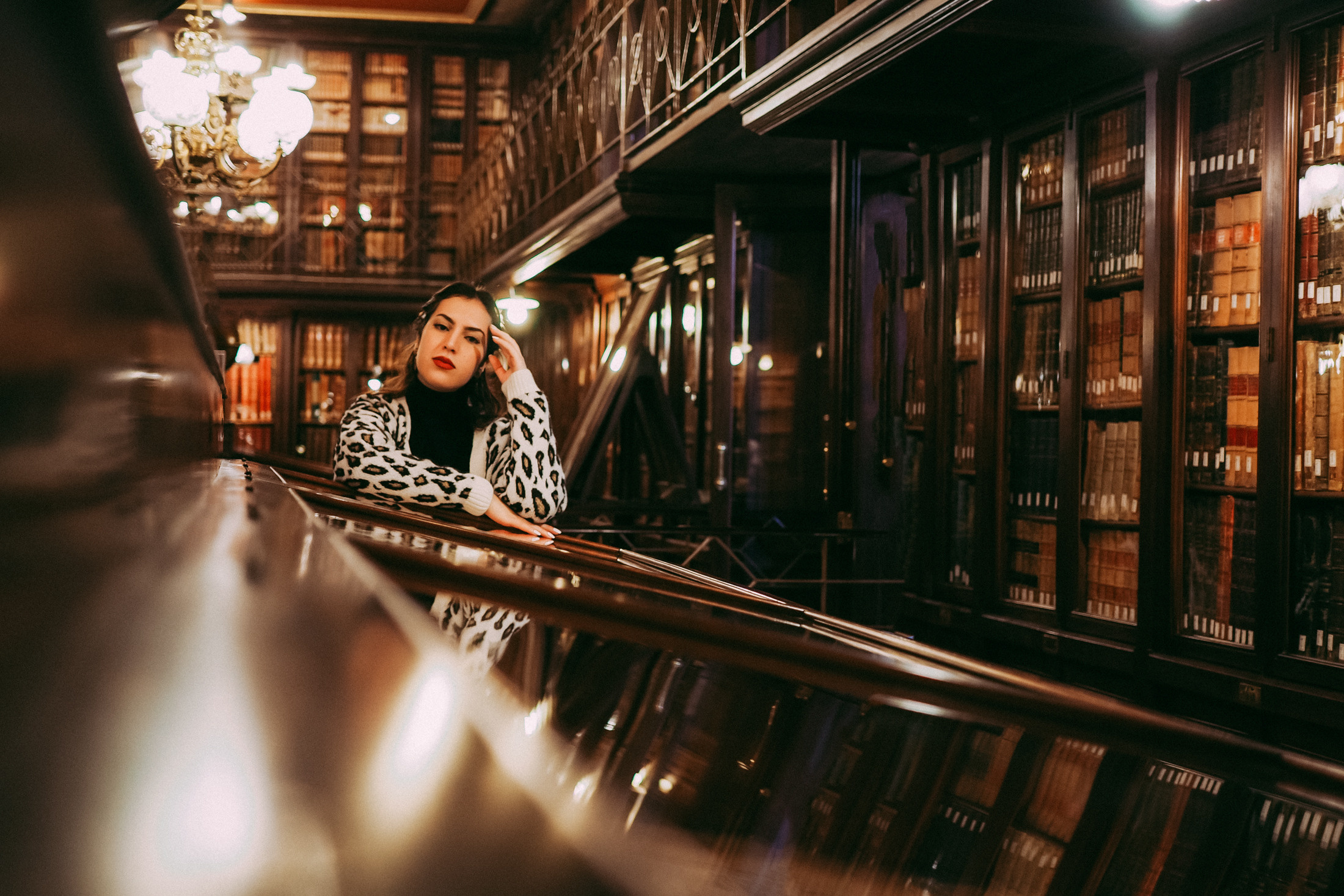 Sesión de fotos en la biblioteca de Barcelona. Фотограф в Барселоне Валиулова Ася