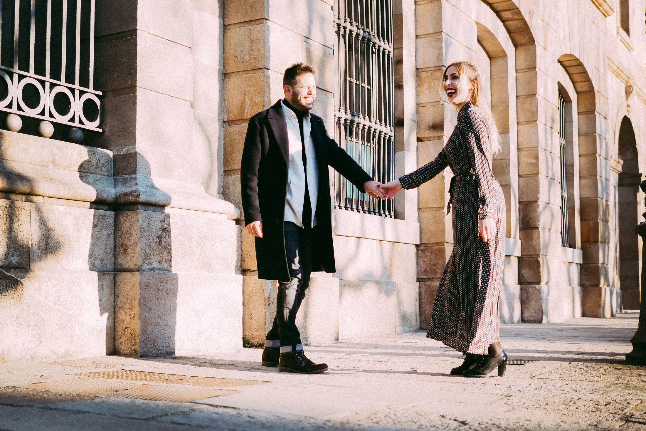 Sesión fotográfica romántica en un parque de Barcelona. Фотограф в Барселоне Валиулова Ася